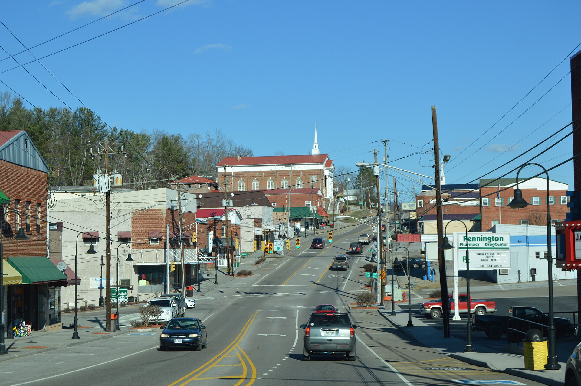 Looking east on Morgan Avenue (U.S. Route 58 Alternate) in downtown Pennington Gap, Virginia, United States. The nearby traffic lights sit at the Kentucky Street intersection.