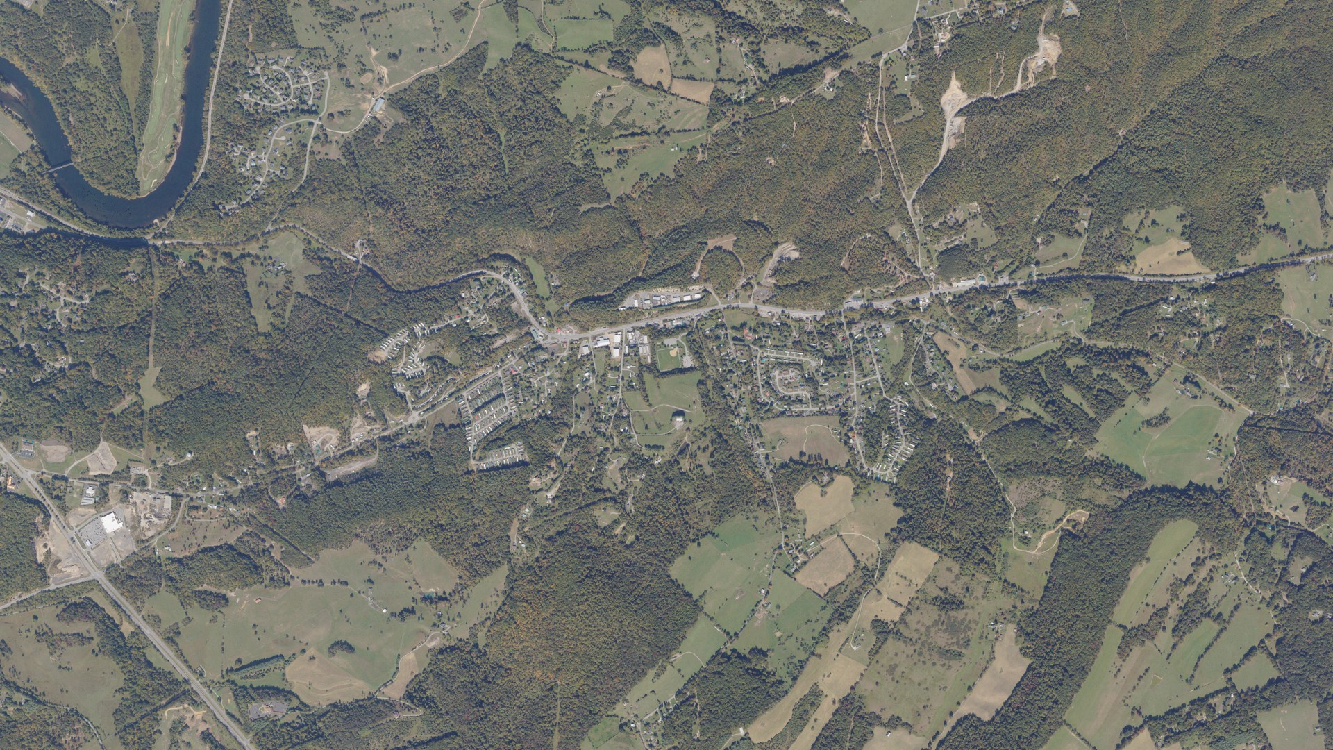 Natural-color aerial photograph of land around Plum Creek, Virginia