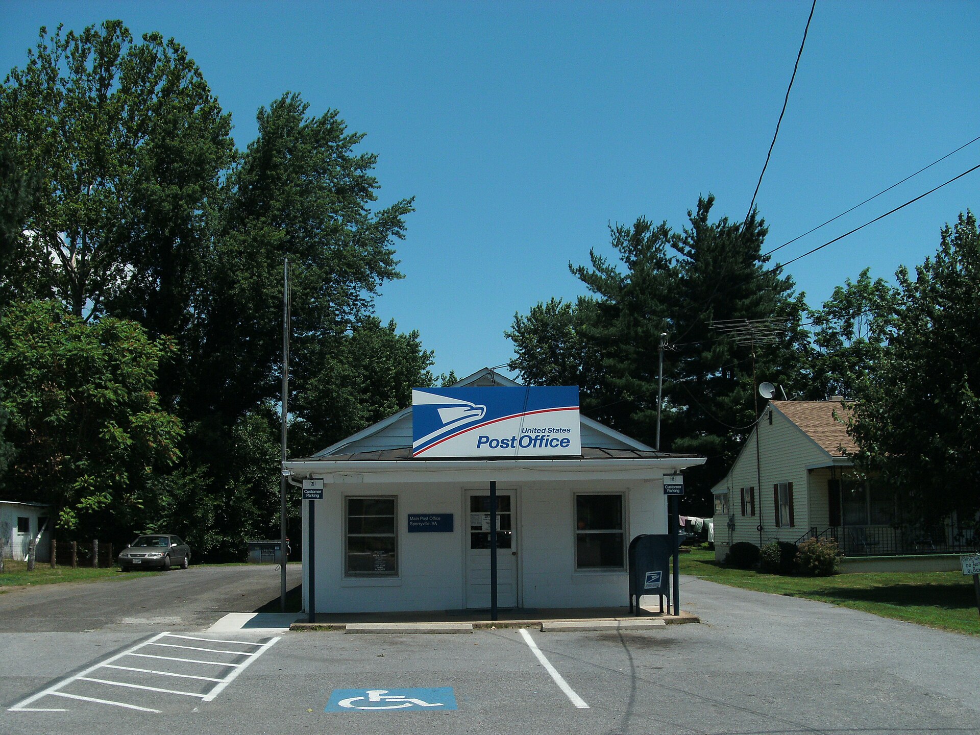 United States Post Office in Sperryville, Virginia, USA.