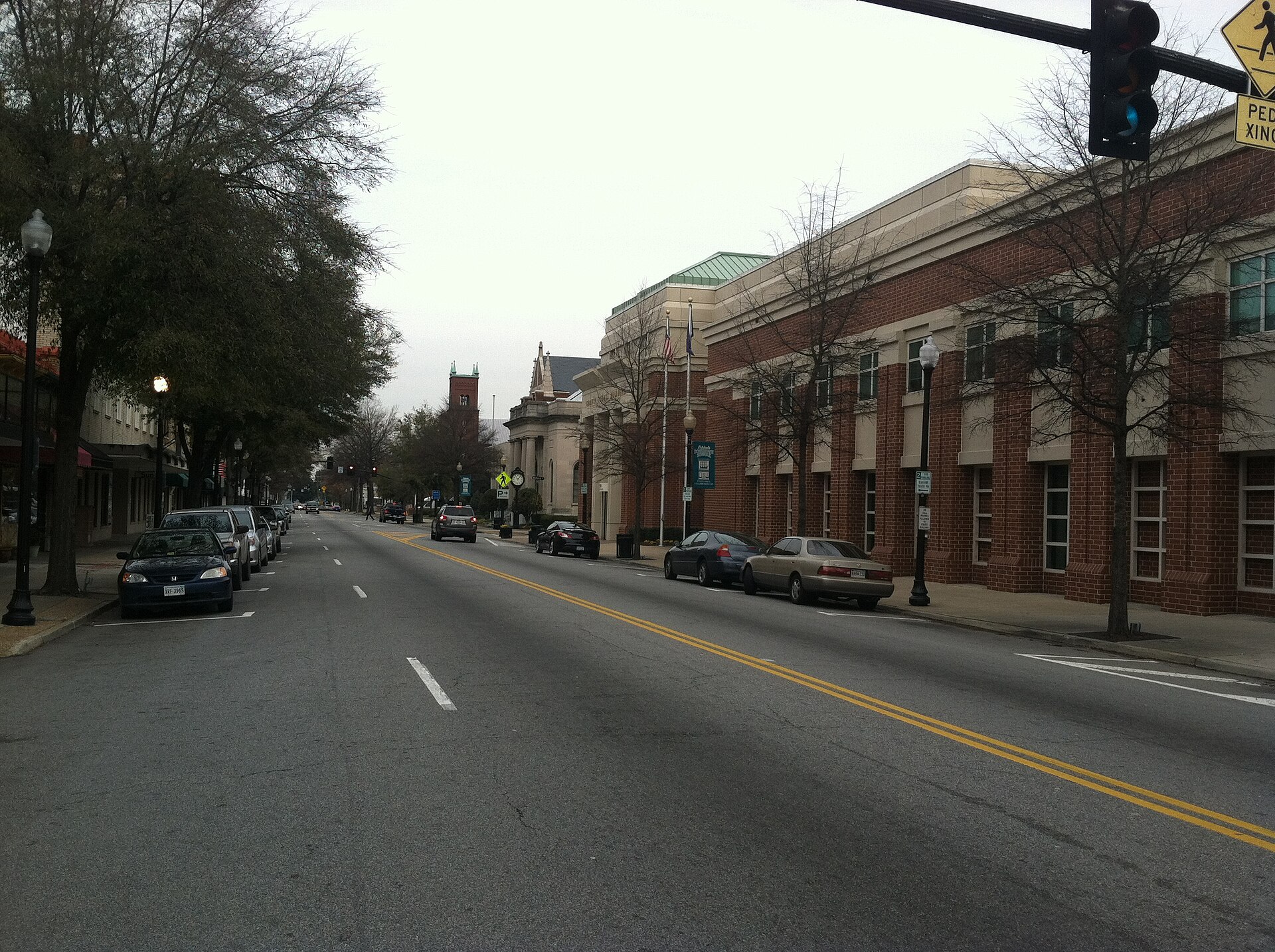 A view of North Main Street in downtown Suffolk, Virginia — Suffolk city, Virginia