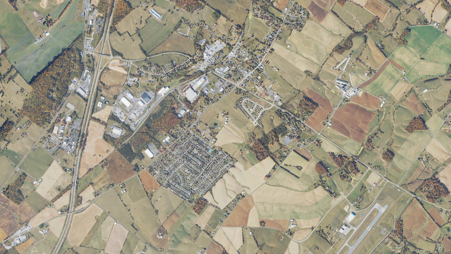 Natural-color aerial photograph of land around Weyers Cave, Virginia