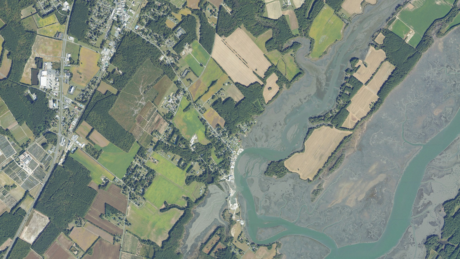 Natural-color aerial photograph of land around Willis Wharf, Virginia