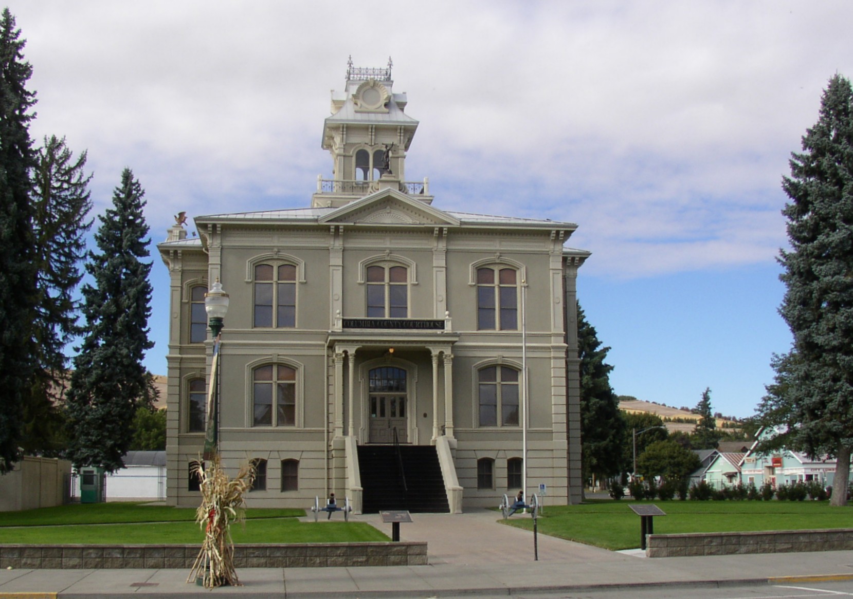 Photograph of historic courthouse in Dayton, Washington, USA. — Columbia County, Washington