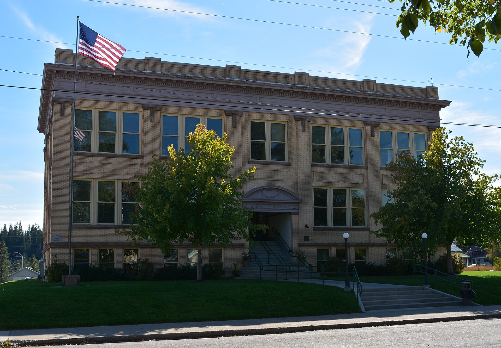 Pend Oreille County Courthouse, 625 W. 4th St. Newport. Looking south, main entrance — Washington