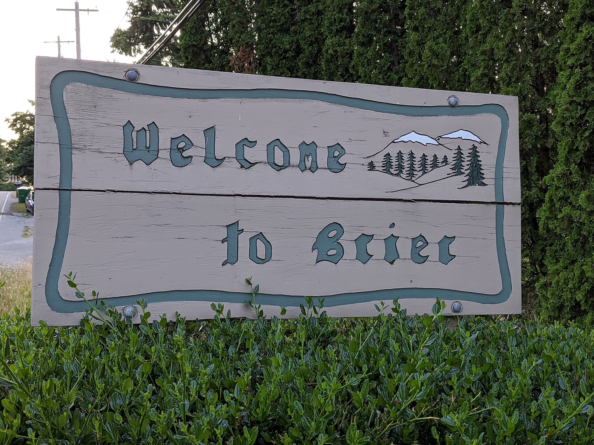"Welcome to Brier" sign in Brier, WA. July 2020. — Washington