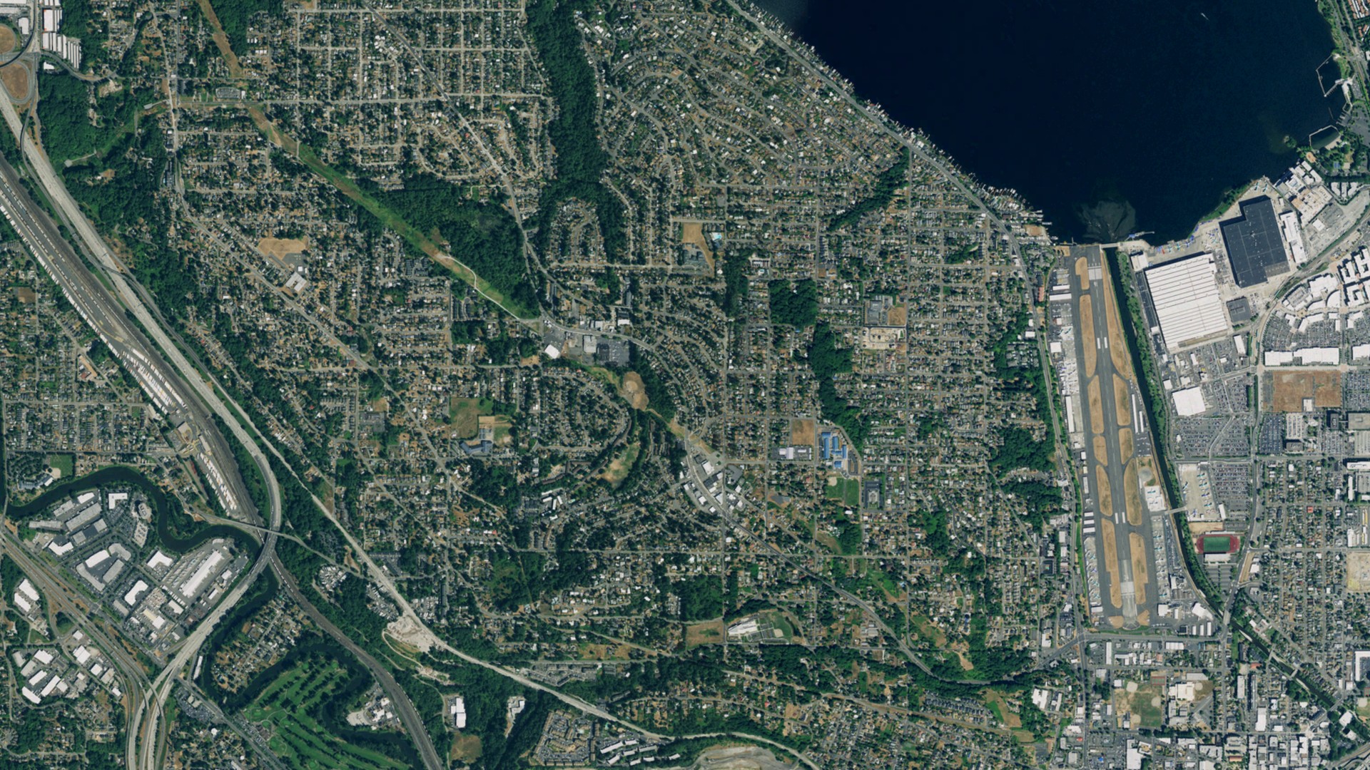 Natural-color aerial photograph of land around Bryn Mawr-Skyway, Washington