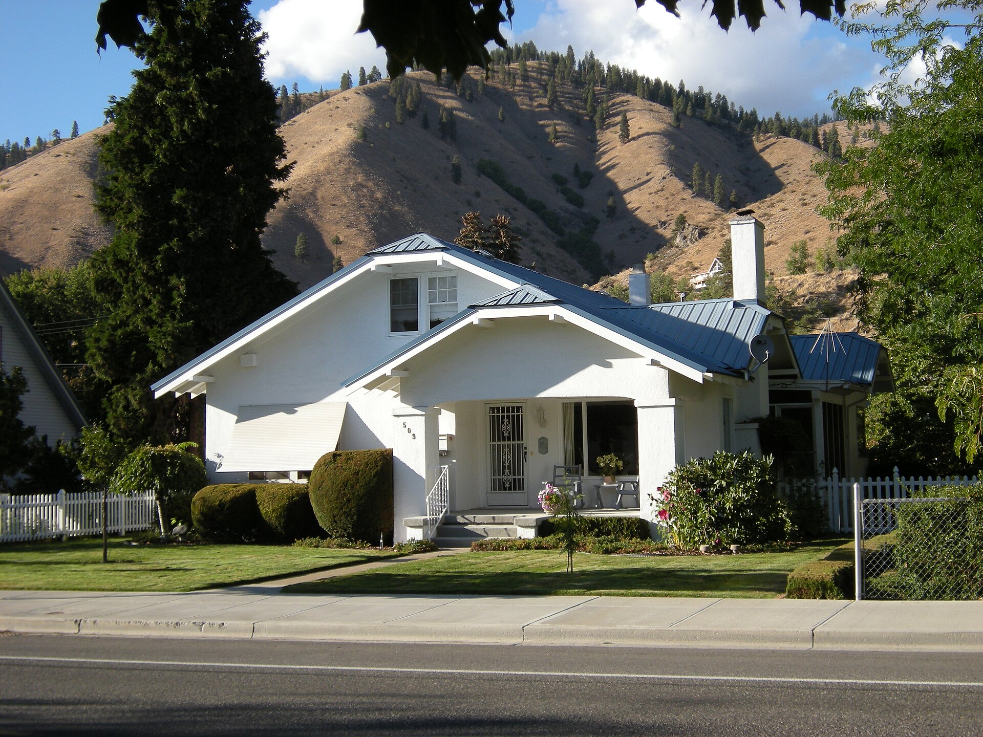 House in Cottage Avenue Historic District, Cashmere, Washington.