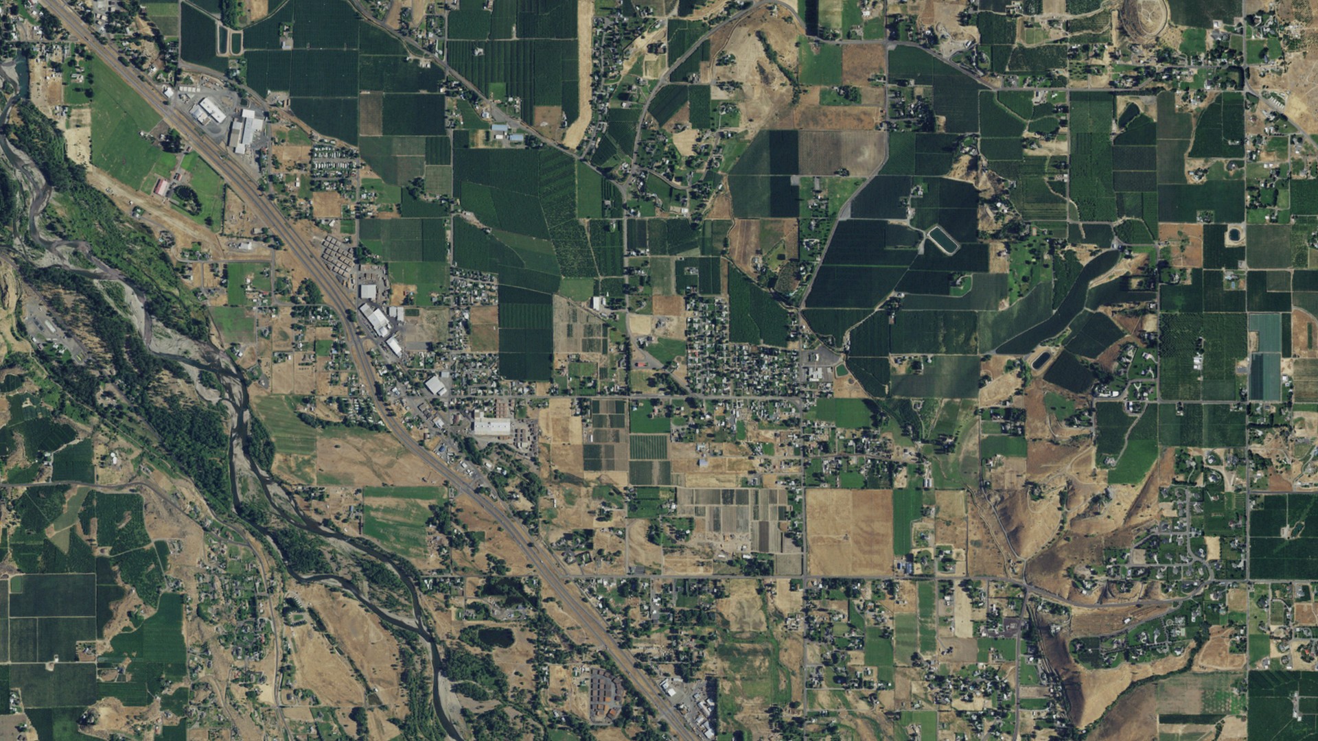 Natural-color aerial photograph of land around Gleed, Washington