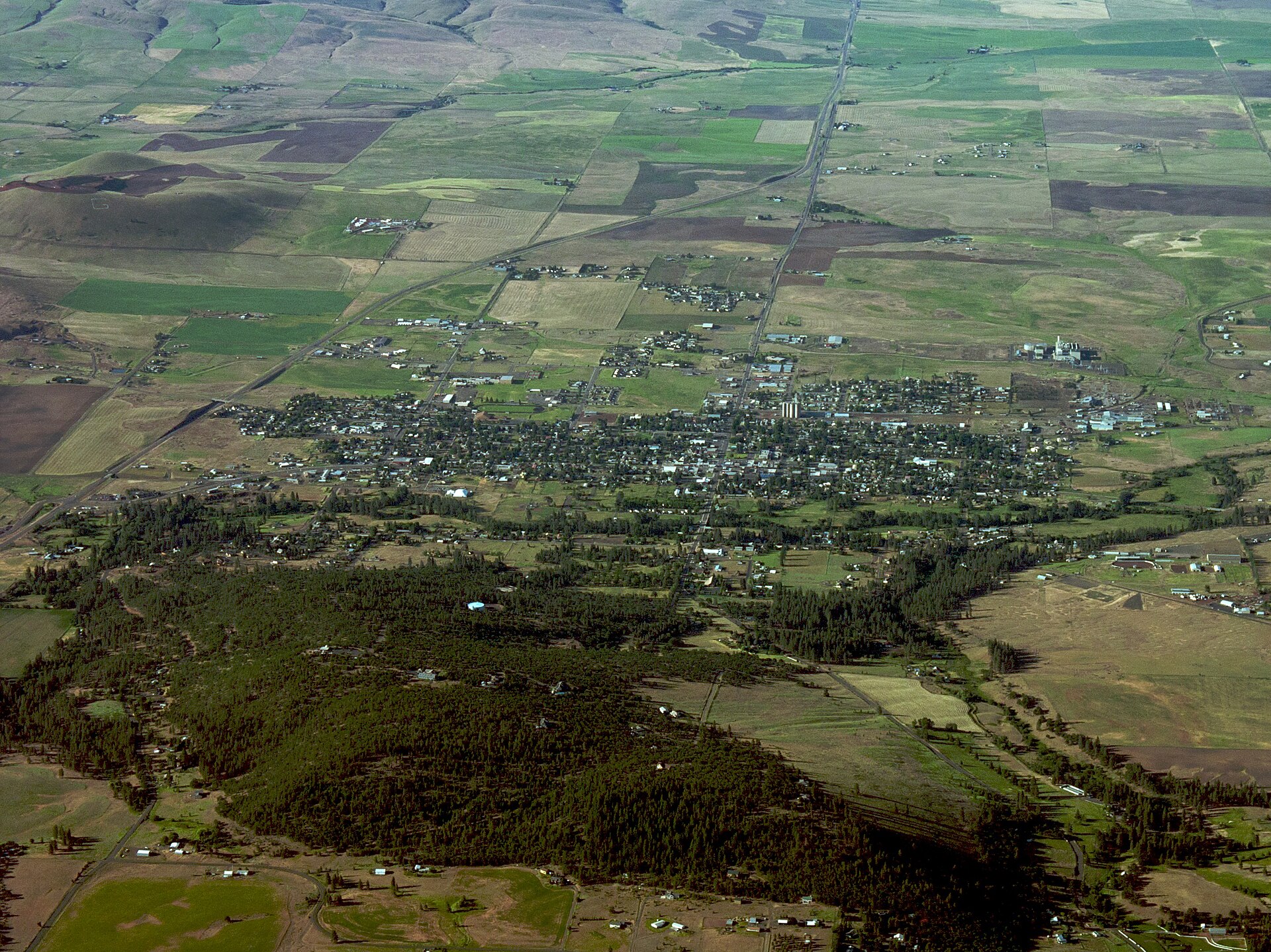 Aerial view of Goldendale, Washington, USA.
