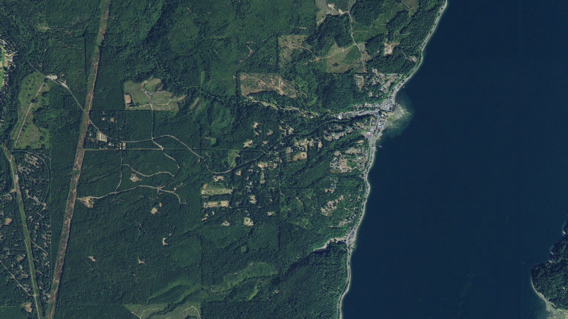 Natural-color aerial photograph of land around Hoodsport, Washington