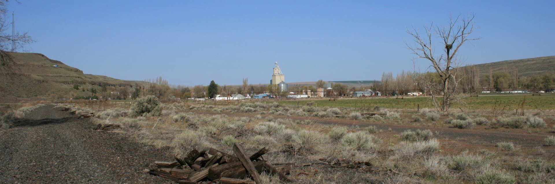 Kahlotus, Washington — as seen from the Columbia Plateau Trail. On the Columbia Plateau in Washington (state) Photo taken and edited by uploader. Used with the Kahlotus article.