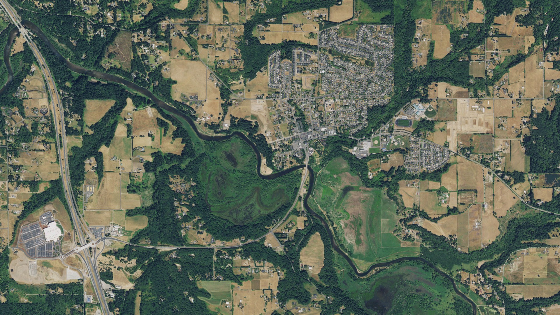 Natural-color aerial photograph of land around La Center, Washington