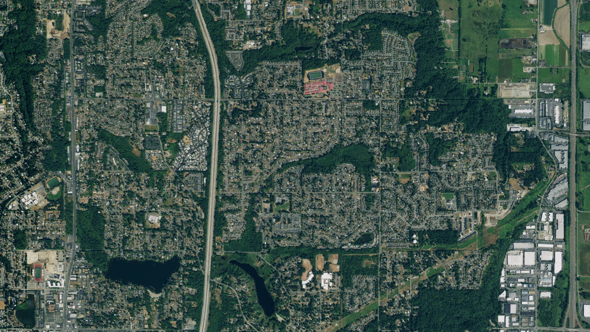 Natural-color aerial photograph of land around Lakeland North, Washington