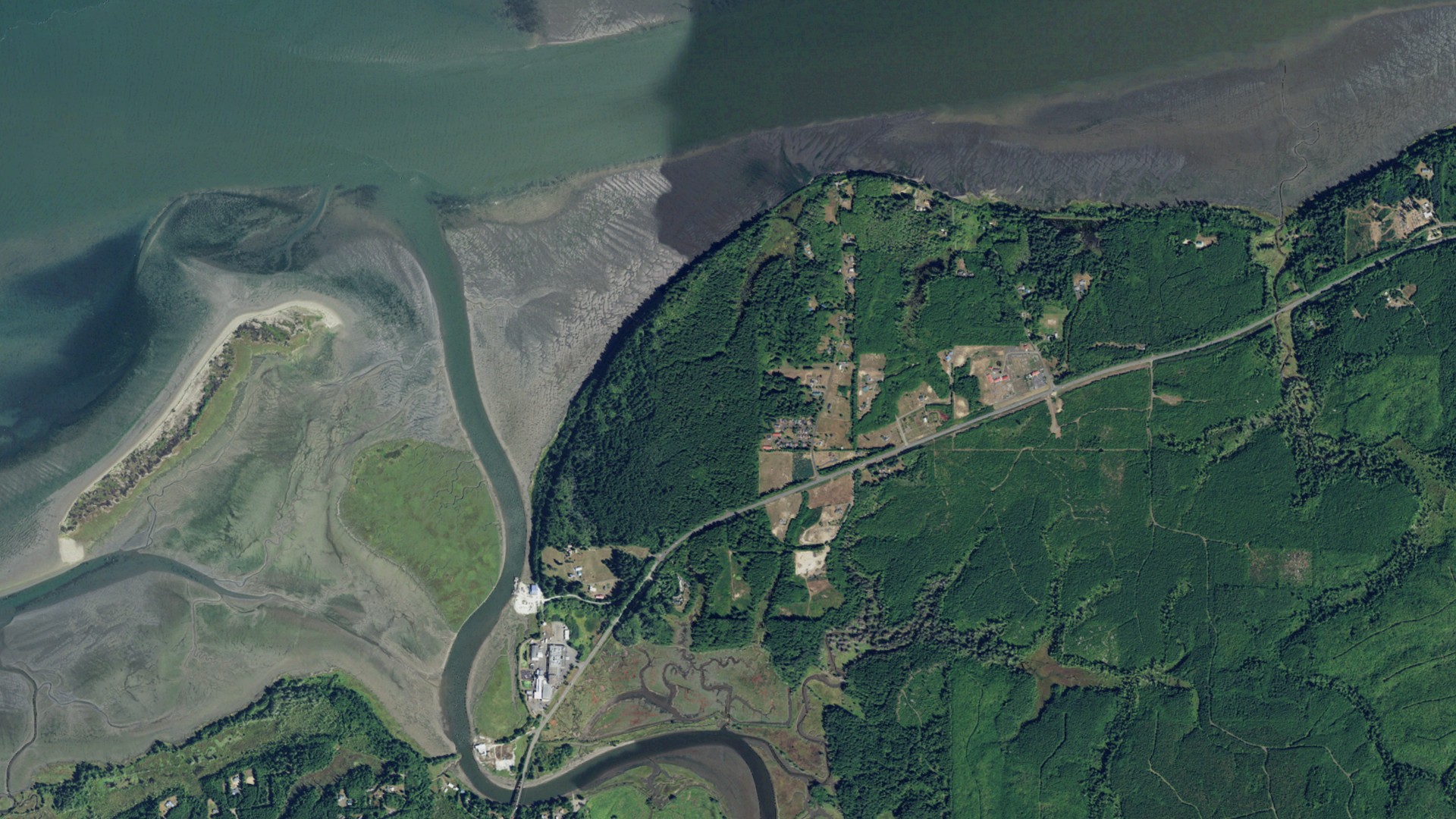 Natural-color aerial photograph of land around Markham, Washington