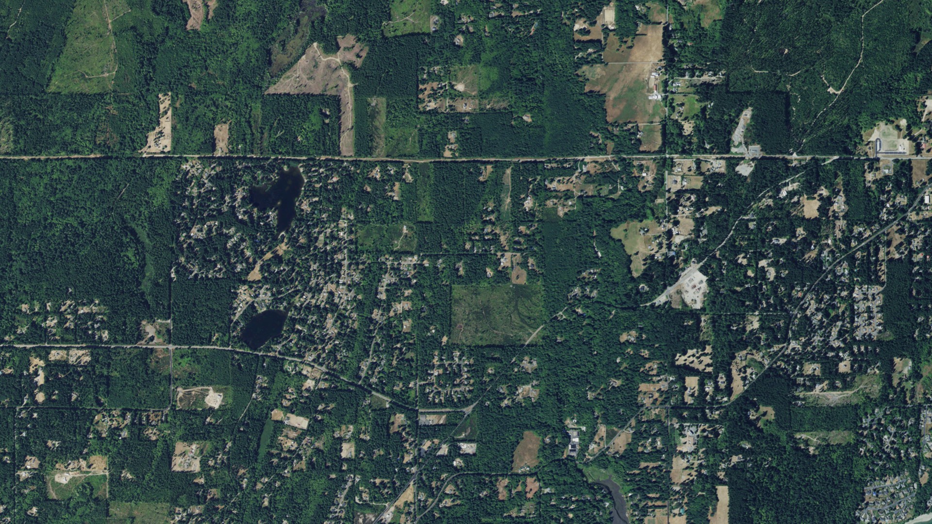 Natural-color aerial photograph of land around Stansberry Lake, Washington