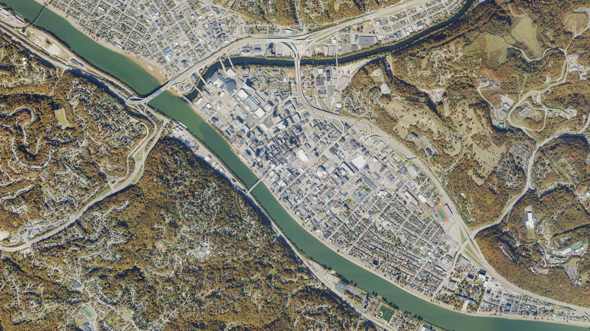 Natural-color aerial photograph of land around Charleston, West Virginia