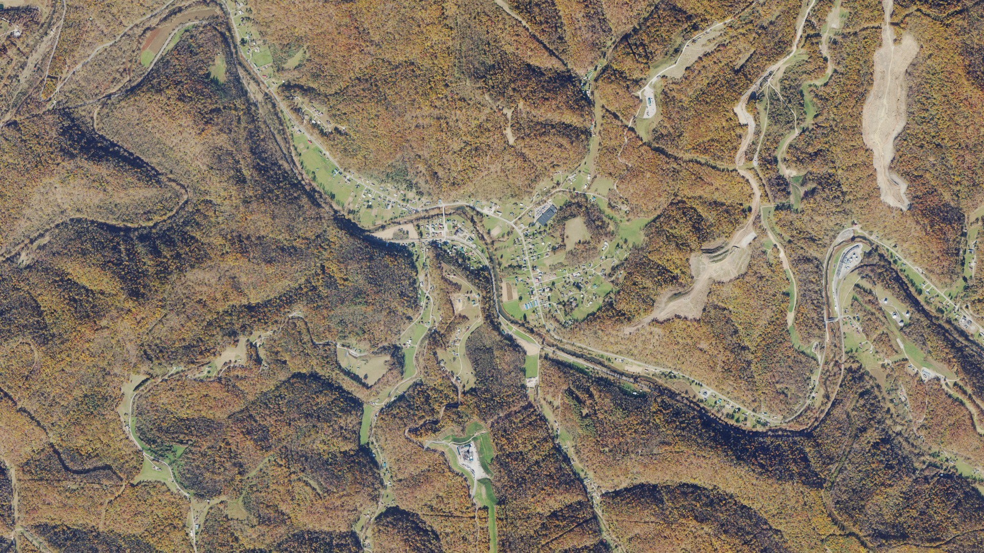 Natural-color aerial photograph of land around Reader, West Virginia