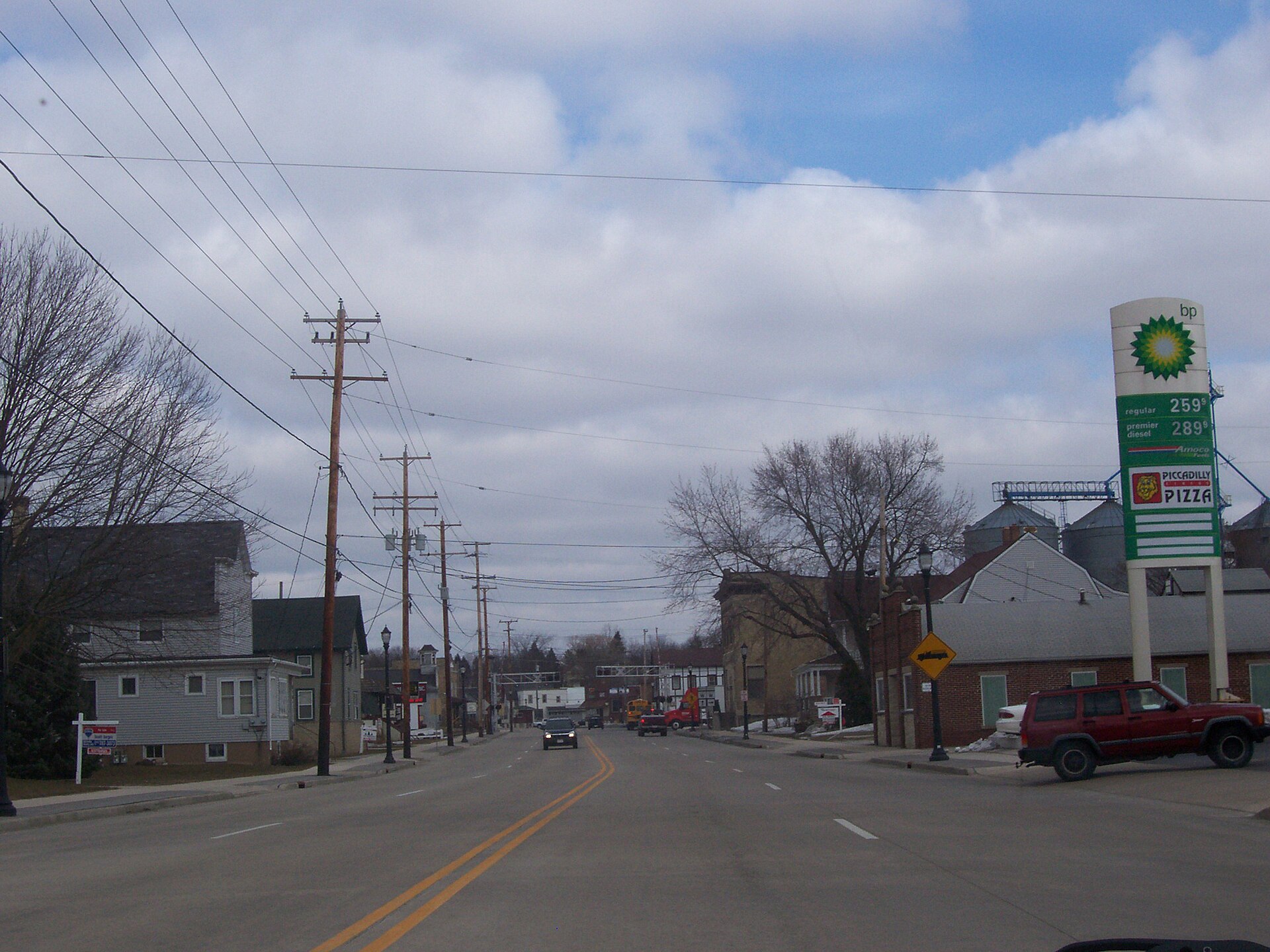 Looking at Allenton, Wisconsin, USA while travelling east on Wisconsin Highway 33