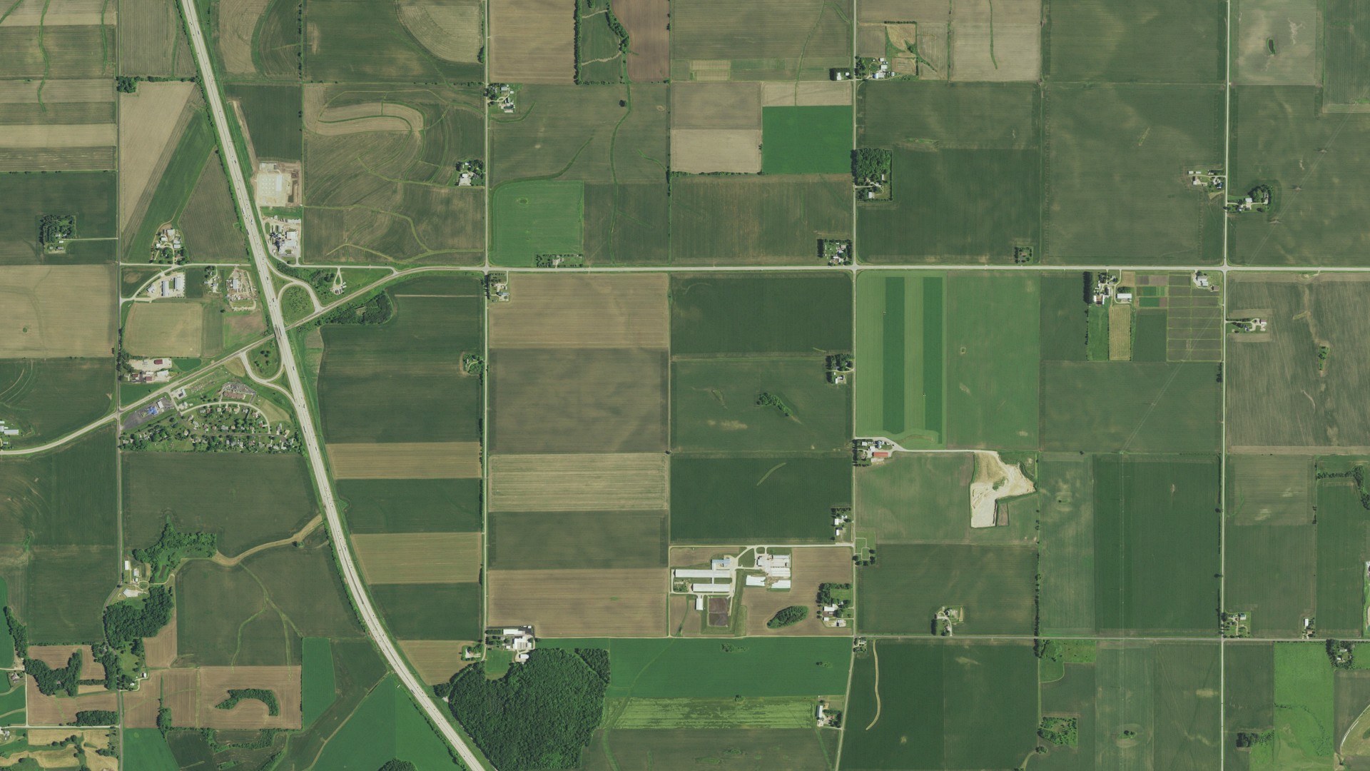 Aerial view of land around Arlington, Wisconsin