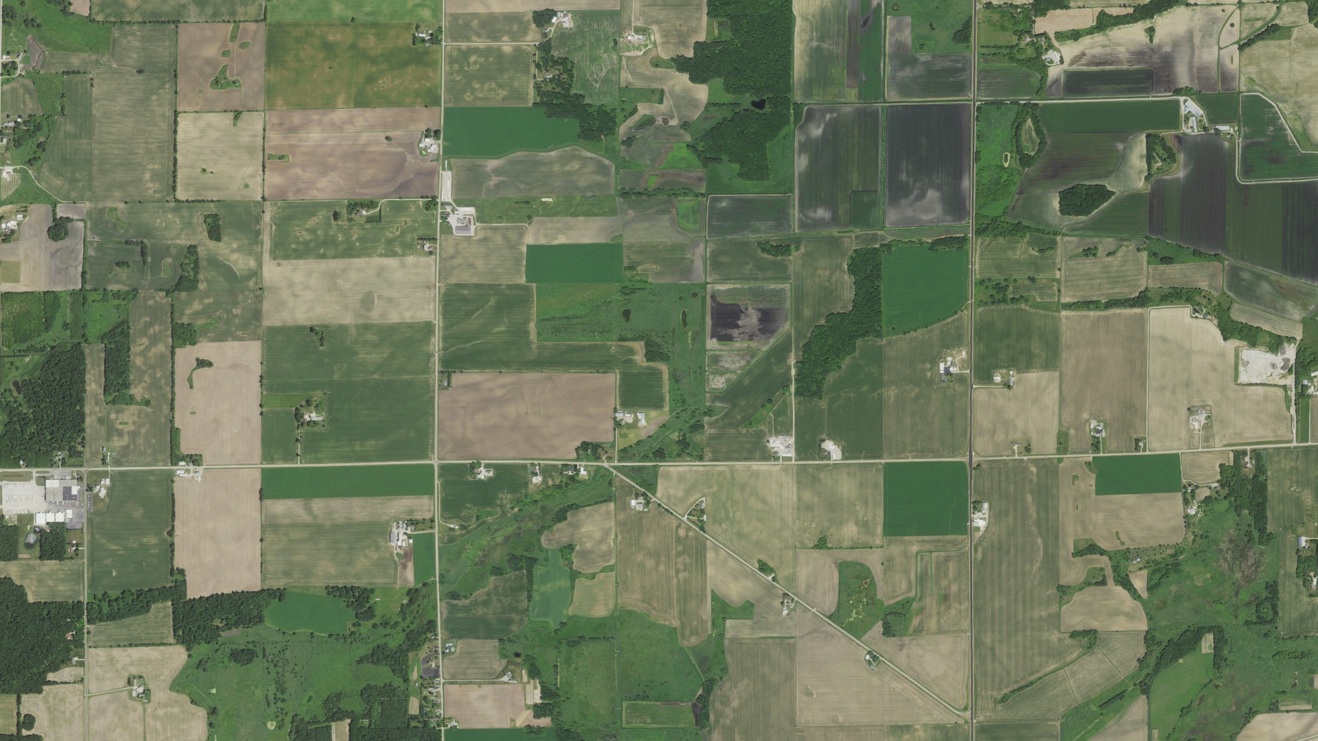 Natural-color aerial photograph of land around Randolph, Wisconsin
