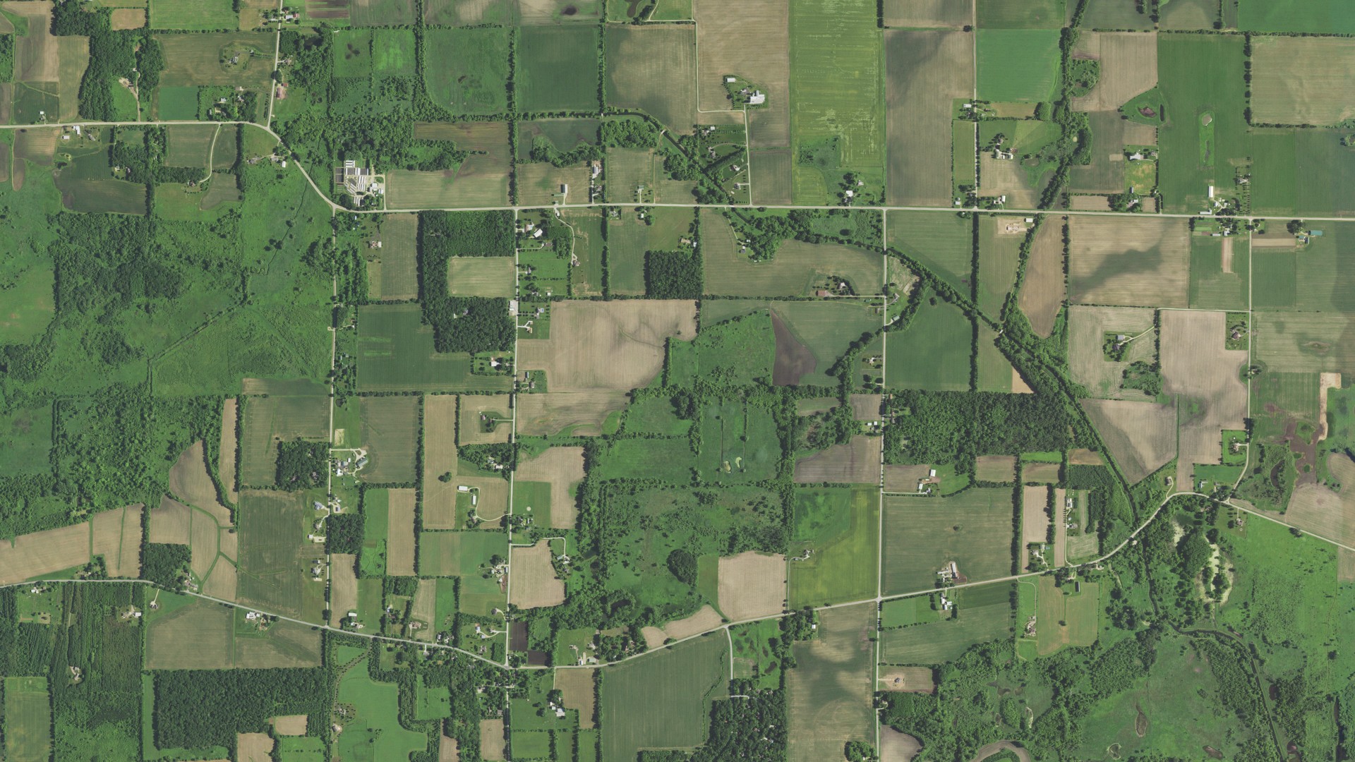 Natural-color aerial photograph of land around Rutland, Wisconsin