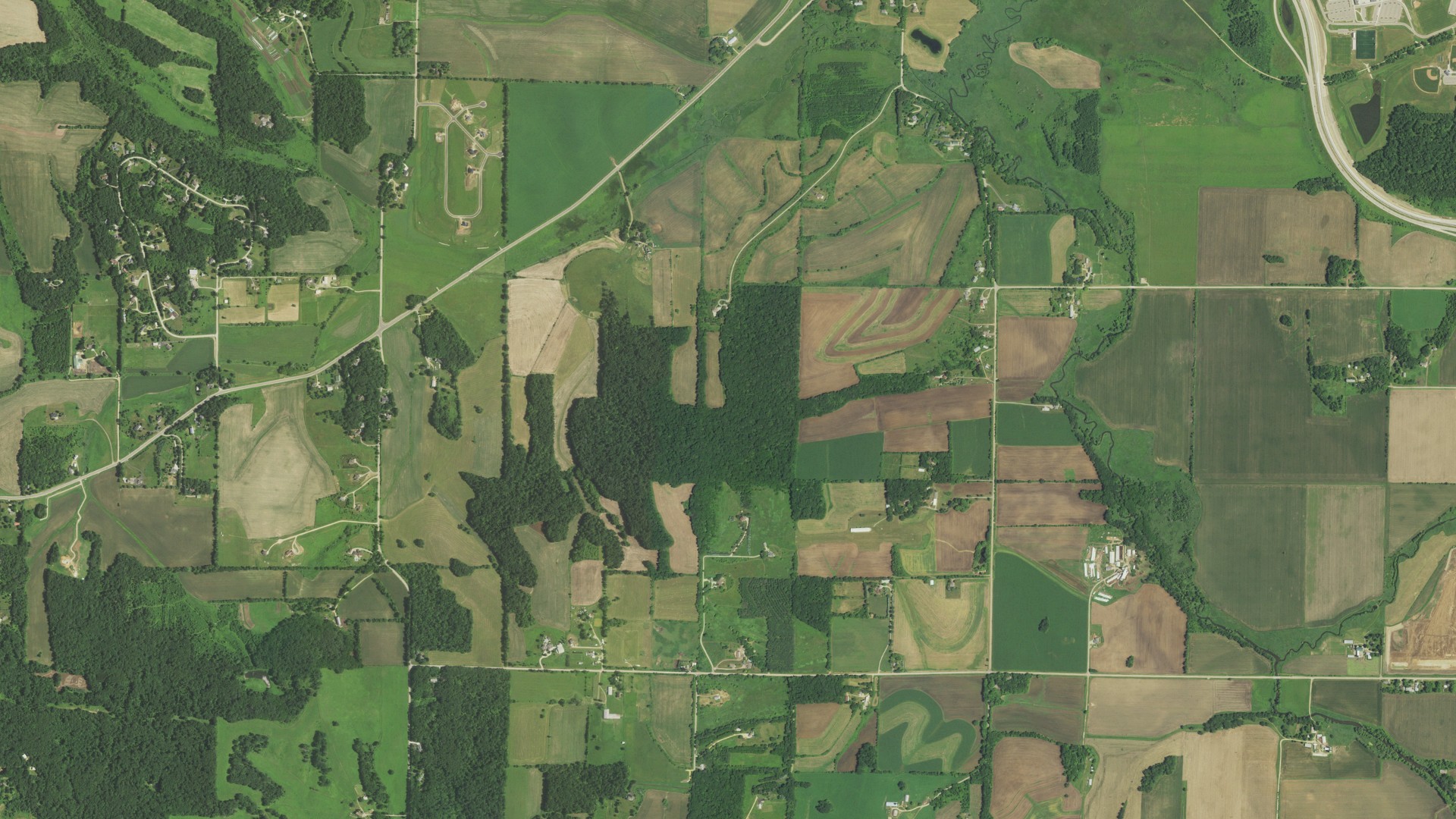 Natural-color aerial photograph of land around Verona, Wisconsin