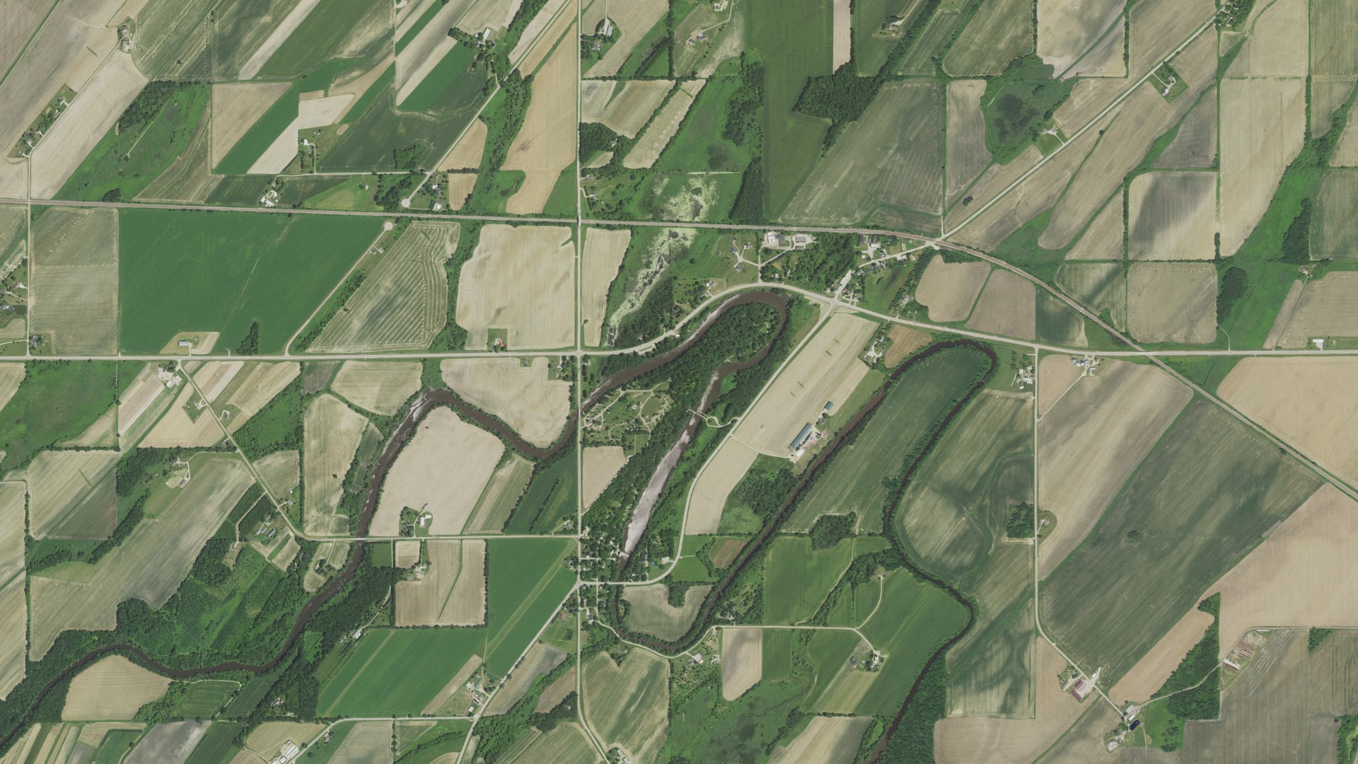 Natural-color aerial photograph of land around Elba, Wisconsin