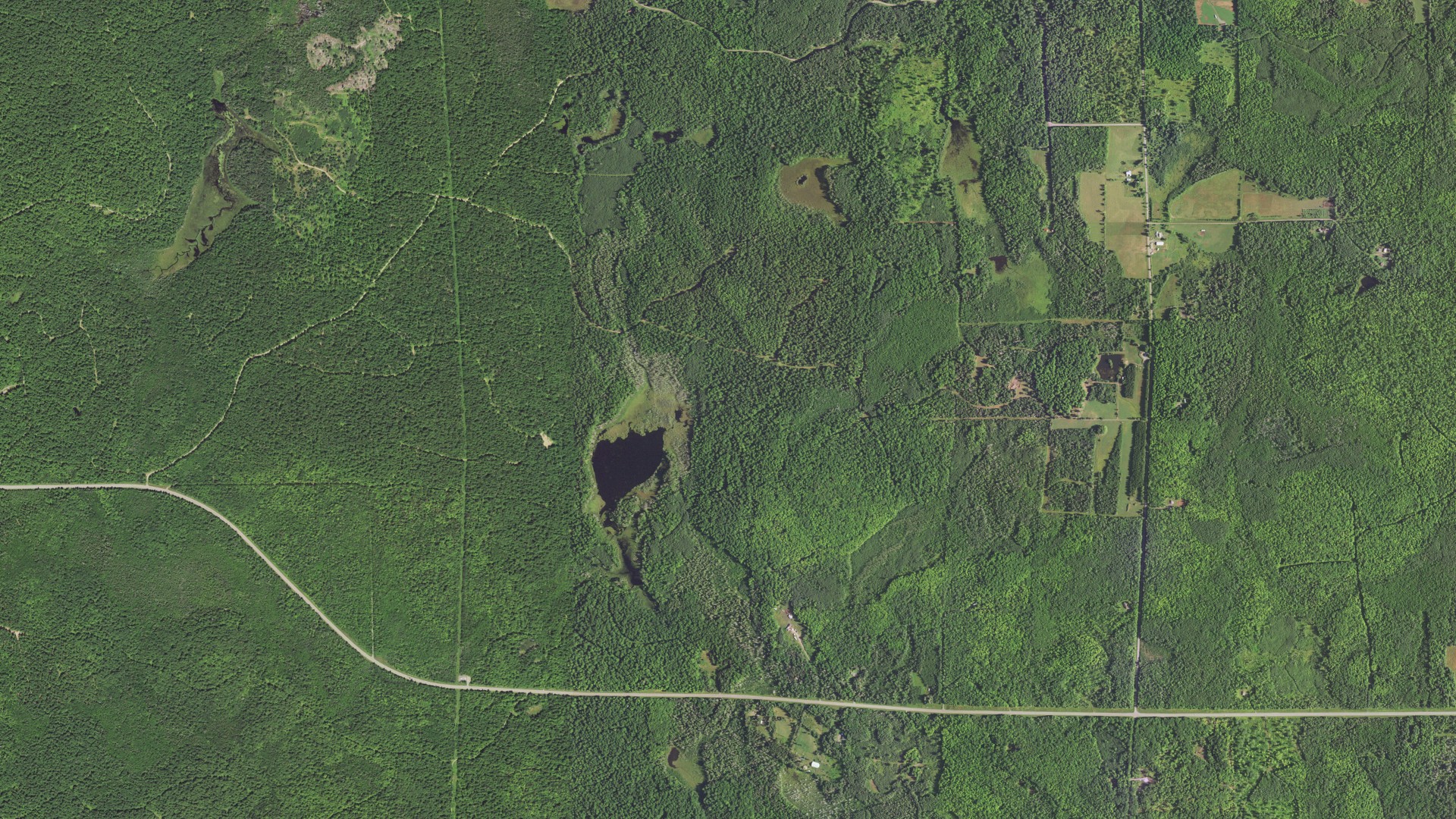Natural-color aerial photograph of land around Florence, Wisconsin