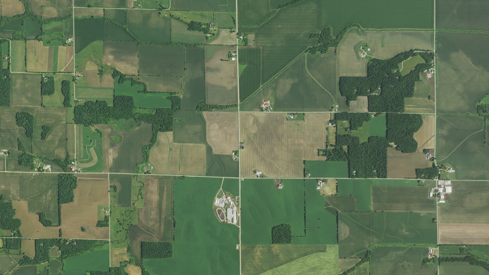 Natural-color aerial photograph of land around Spring Grove, Wisconsin