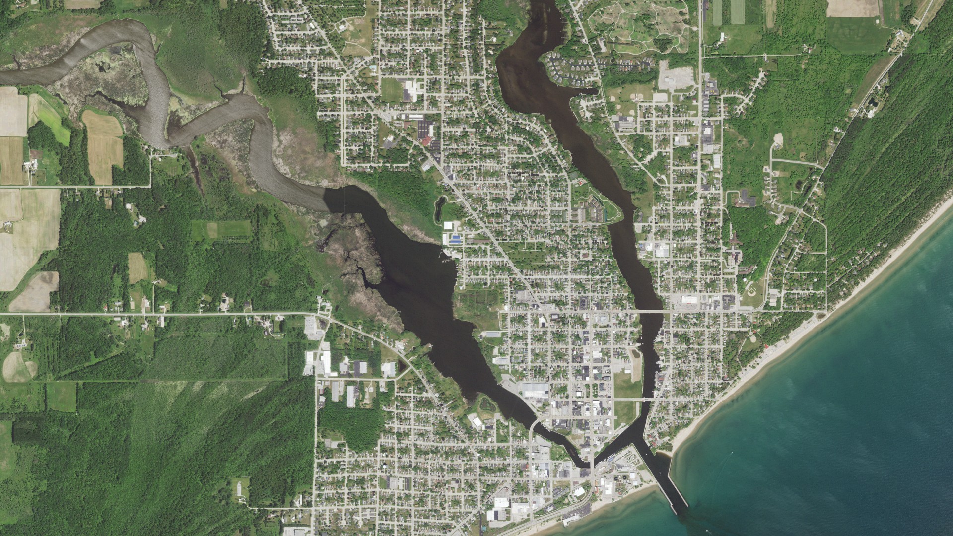 Natural-color aerial photograph of land around Manitowoc County, Wisconsin