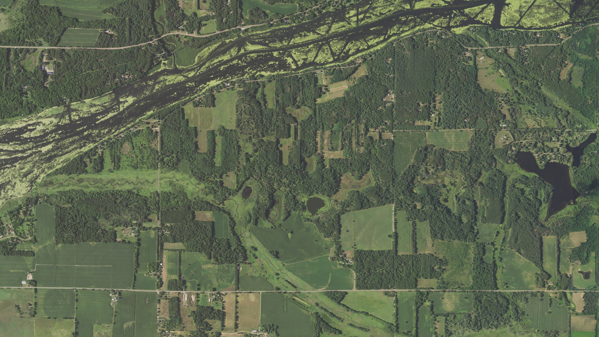 Natural-color aerial photograph of land around Packwaukee, Wisconsin