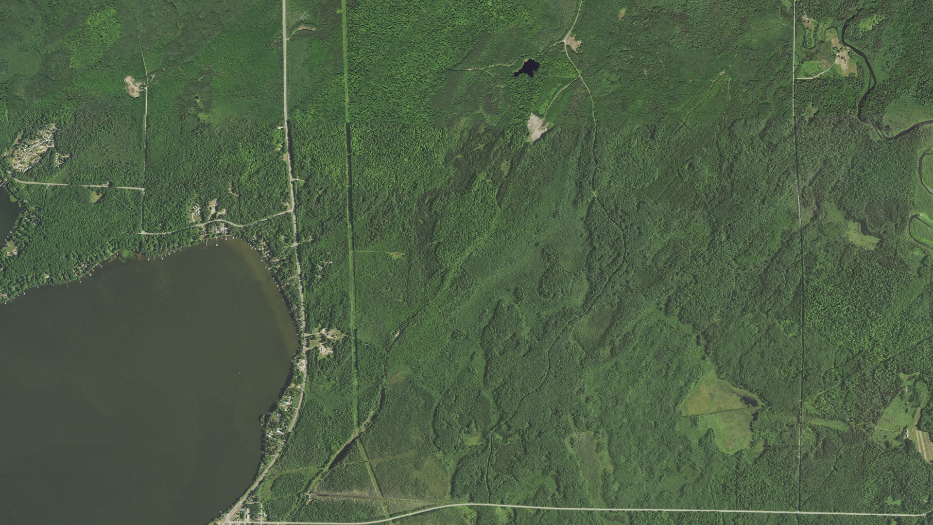 Natural-color aerial photograph of land around Schoepke, Wisconsin