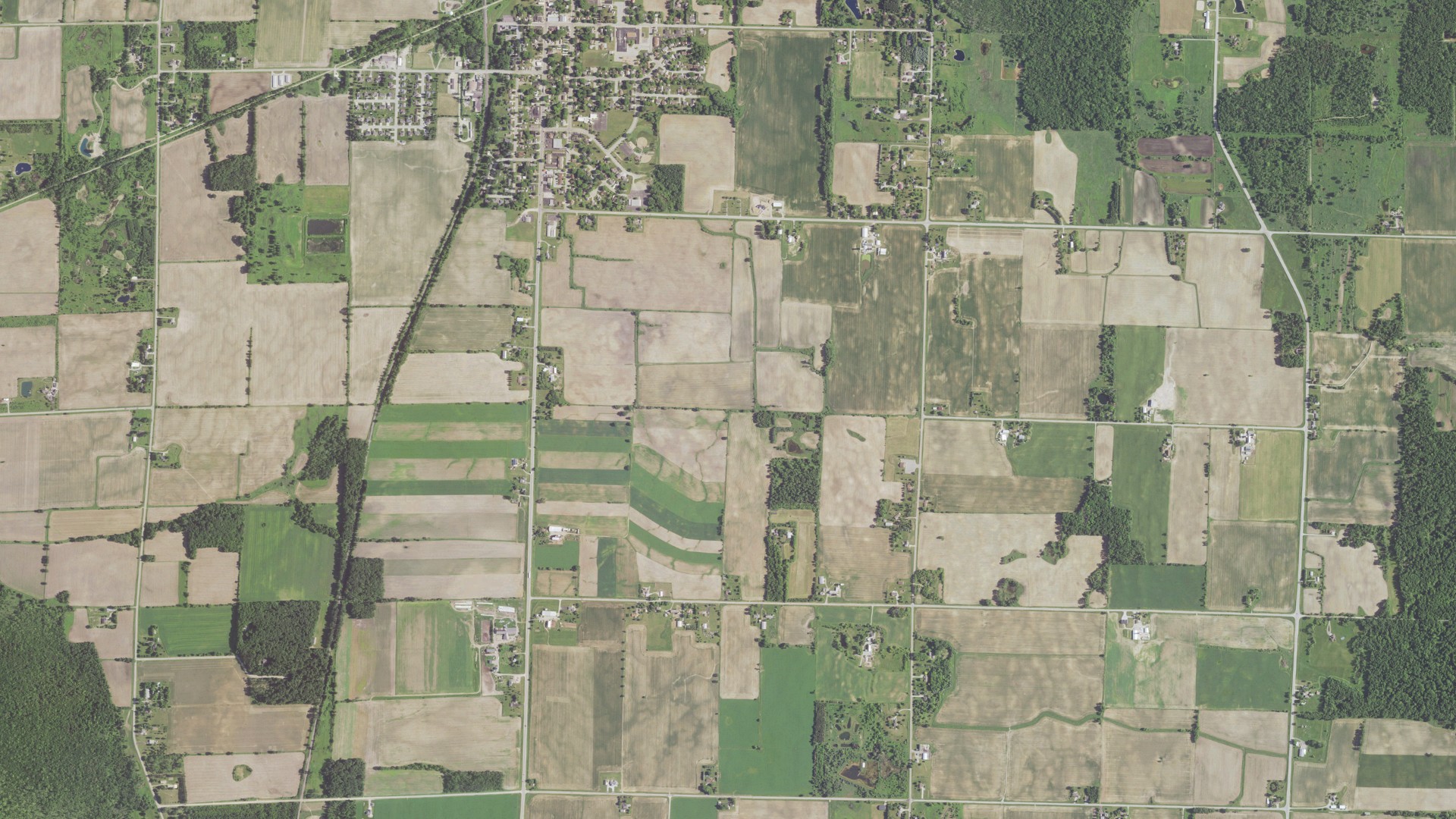 Natural-color aerial photograph of land around Black Creek, Wisconsin