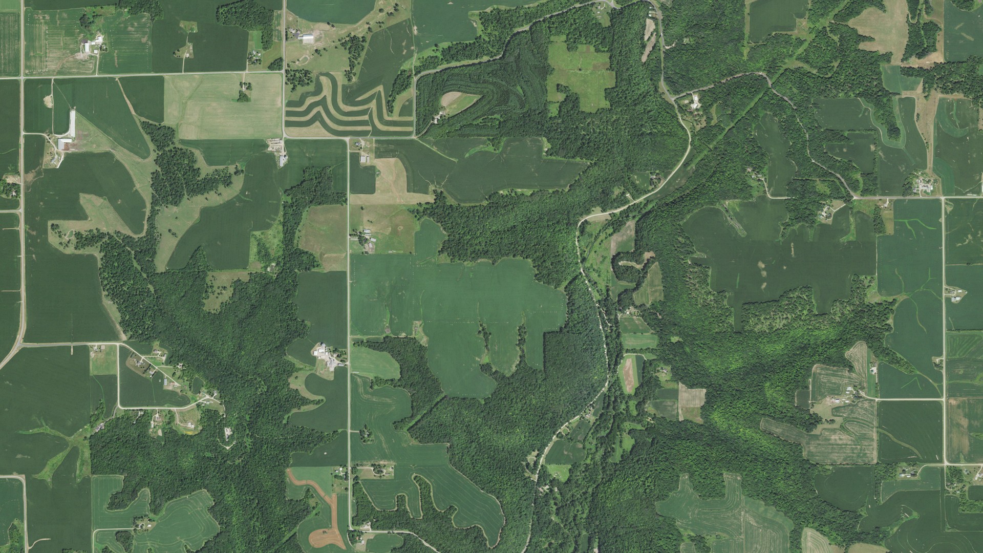 Aerial view of land around Hartland, Wisconsin