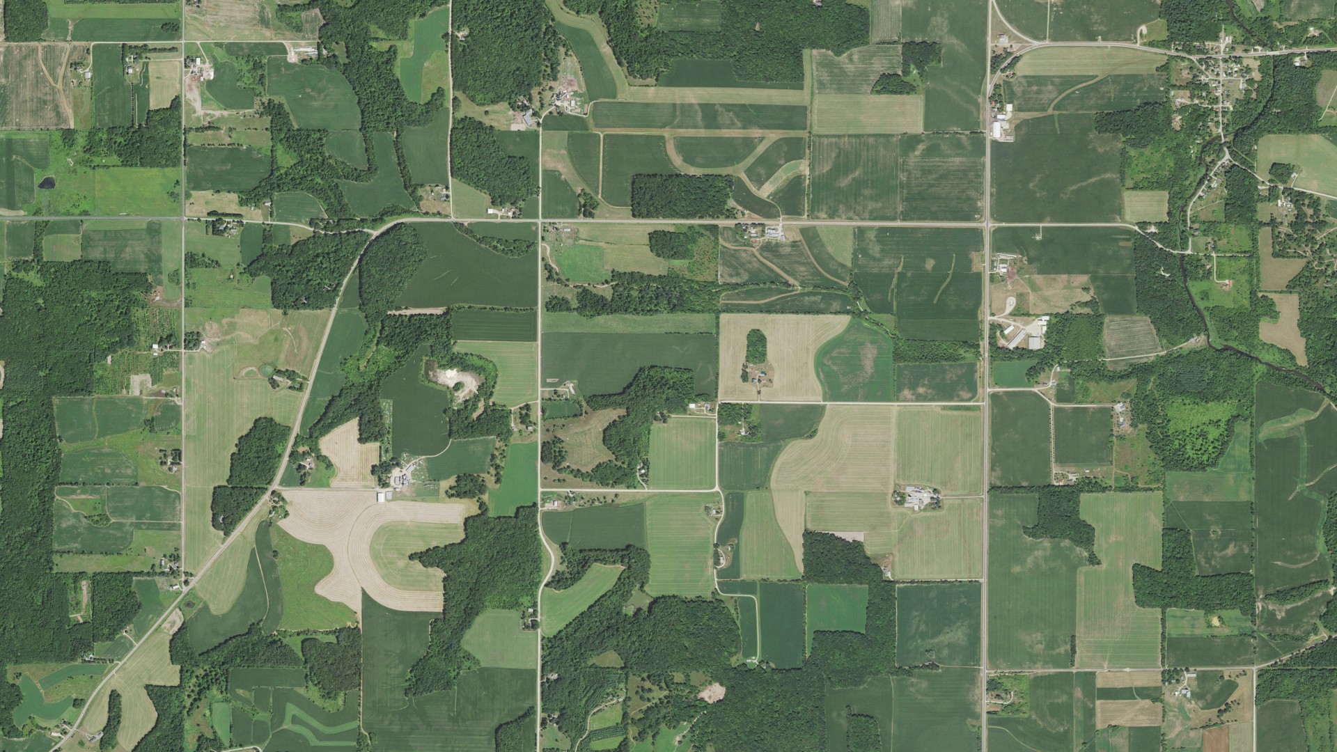 Natural-color aerial photograph of land around Martell, Wisconsin
