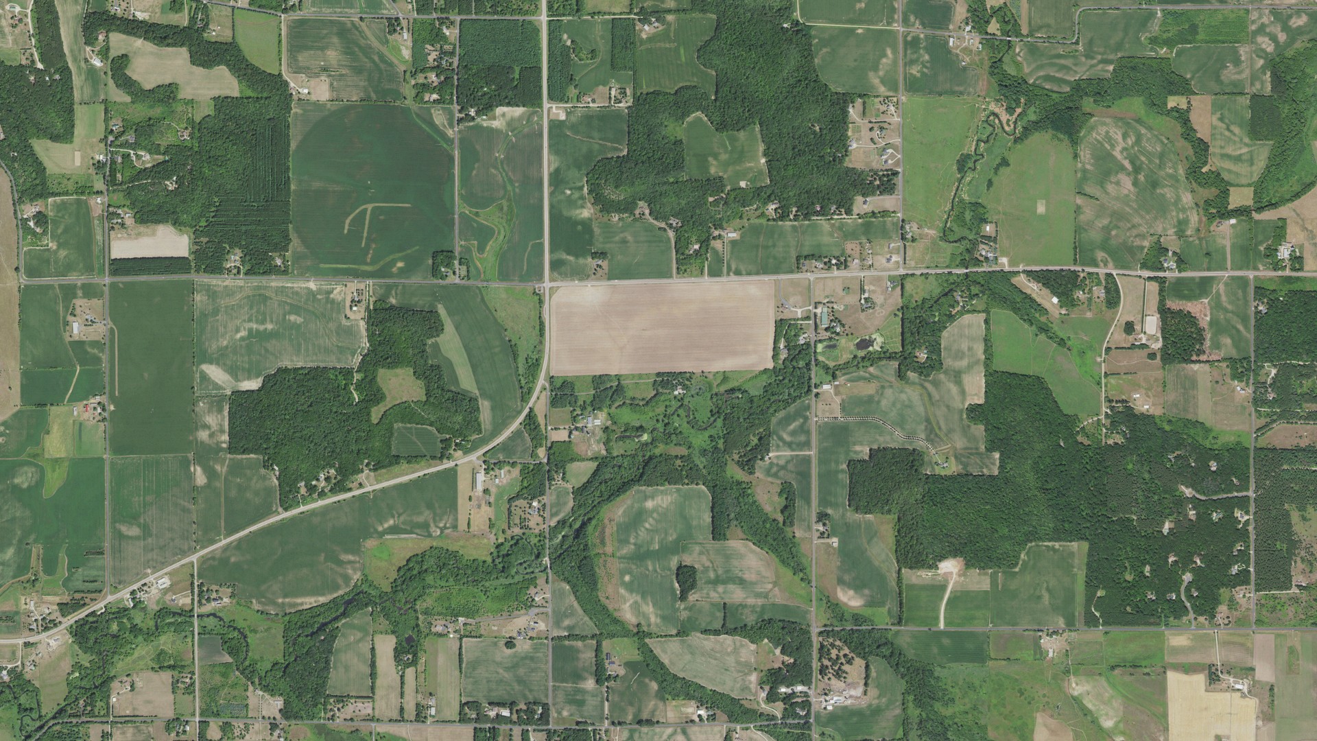 Natural-color aerial photograph of land around Kinnickinnic, Wisconsin