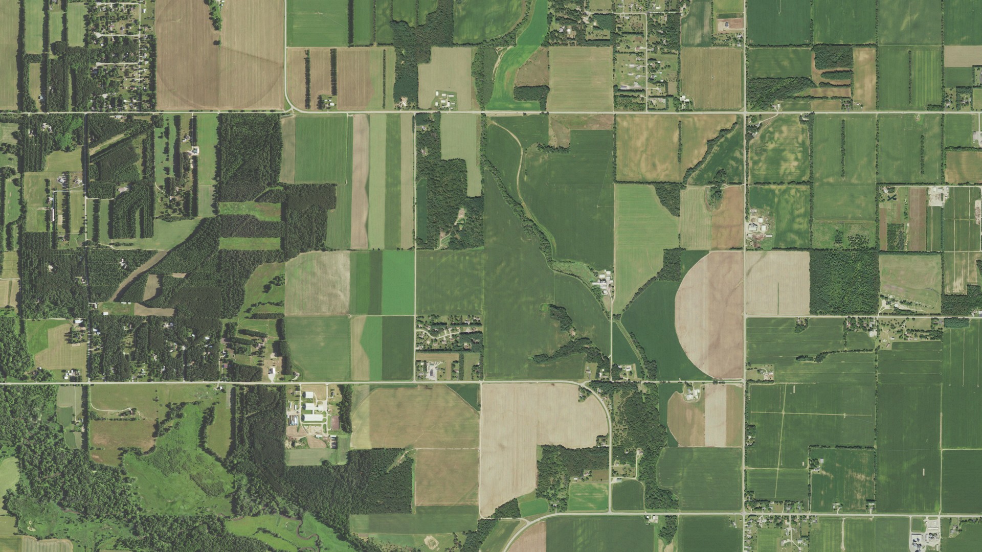 Natural-color aerial photograph of land around Prairie du Sac, Wisconsin