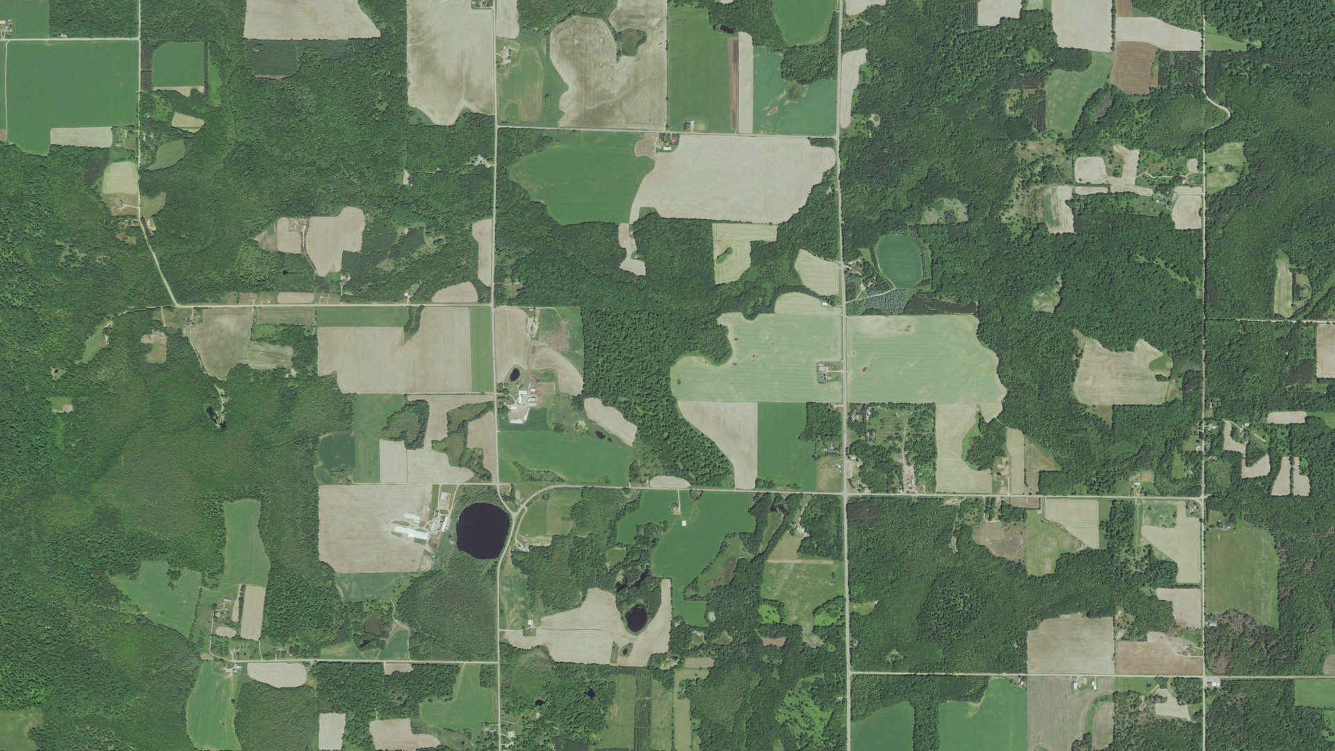 Natural-color aerial photograph of land around Almon, Wisconsin