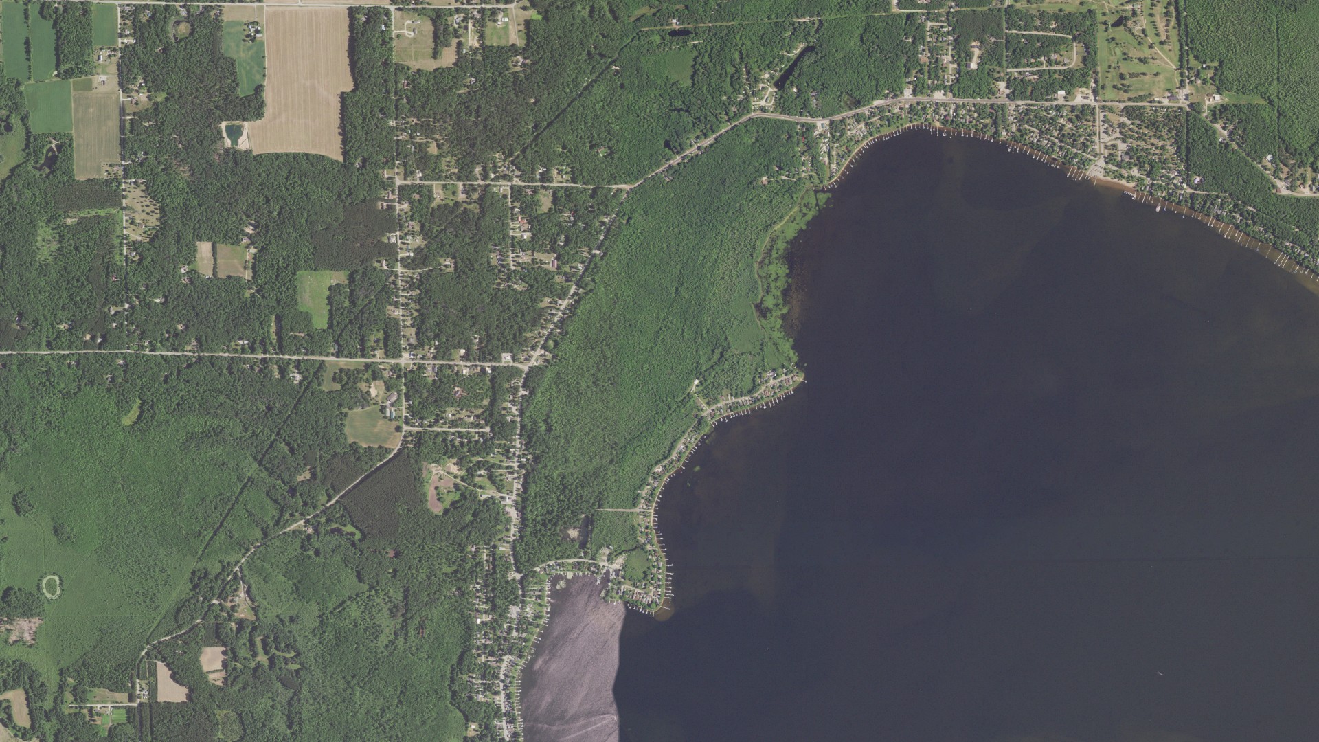 Natural-color aerial photograph of land around Wescott, Wisconsin