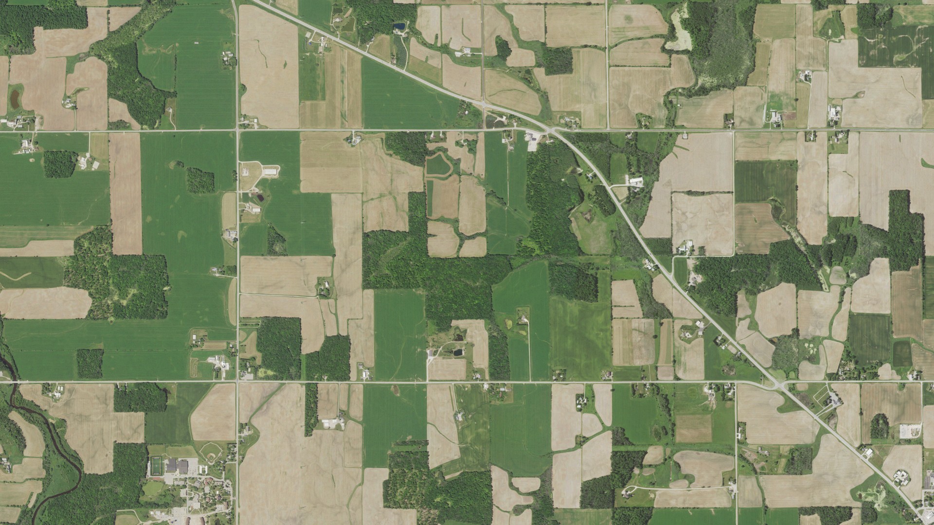 Natural-color aerial photograph of land around Herman, Wisconsin