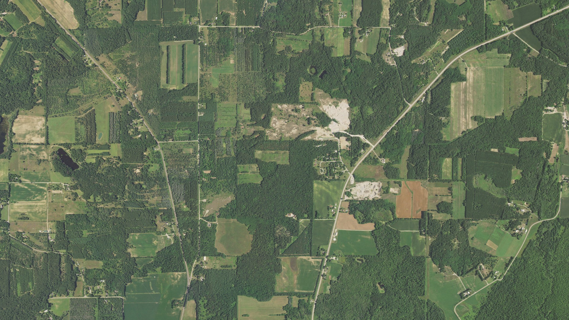 Natural-color aerial photograph of land around Wautoma, Wisconsin