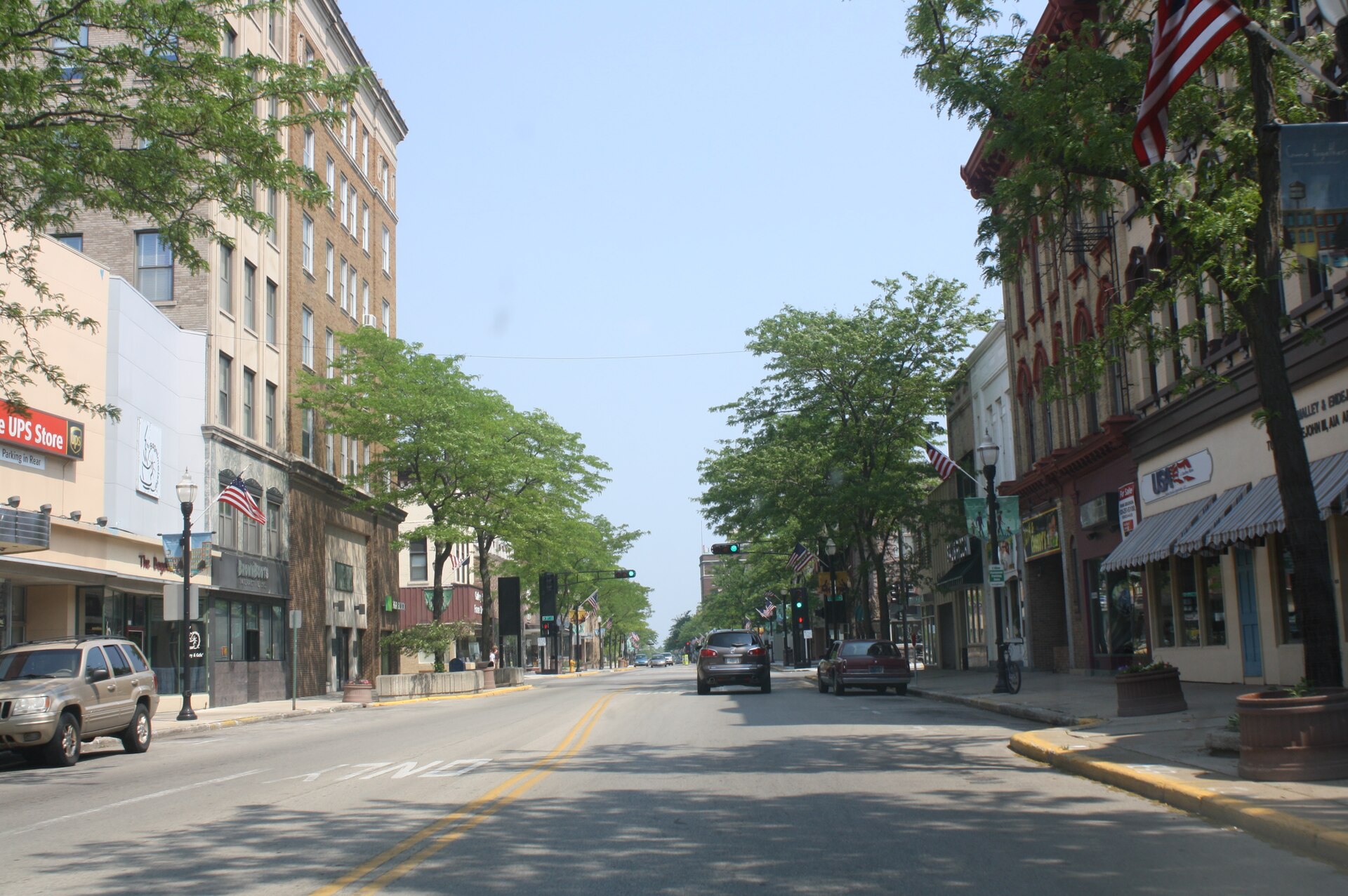 The w:South Main Street Historic District on Main Street, w:Fond du Lac, Wisconsin along w:U.S. Route 45, listed on the National Register of Historic Places. This file was uploaded with Commonist.