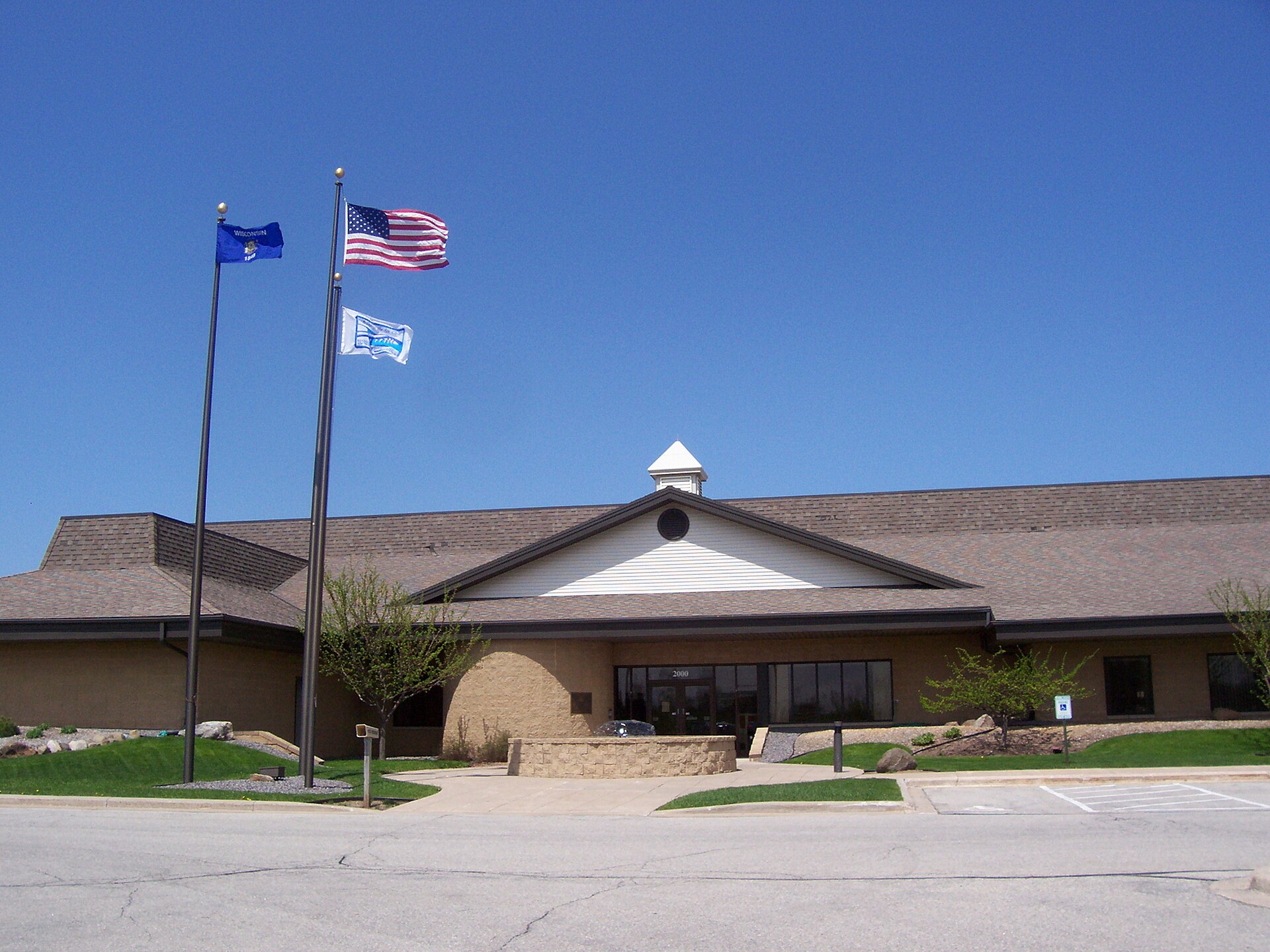 Looking north at the town hall for w:Menasha (town), Wisconsin, US. — Fox Crossing, Wisconsin