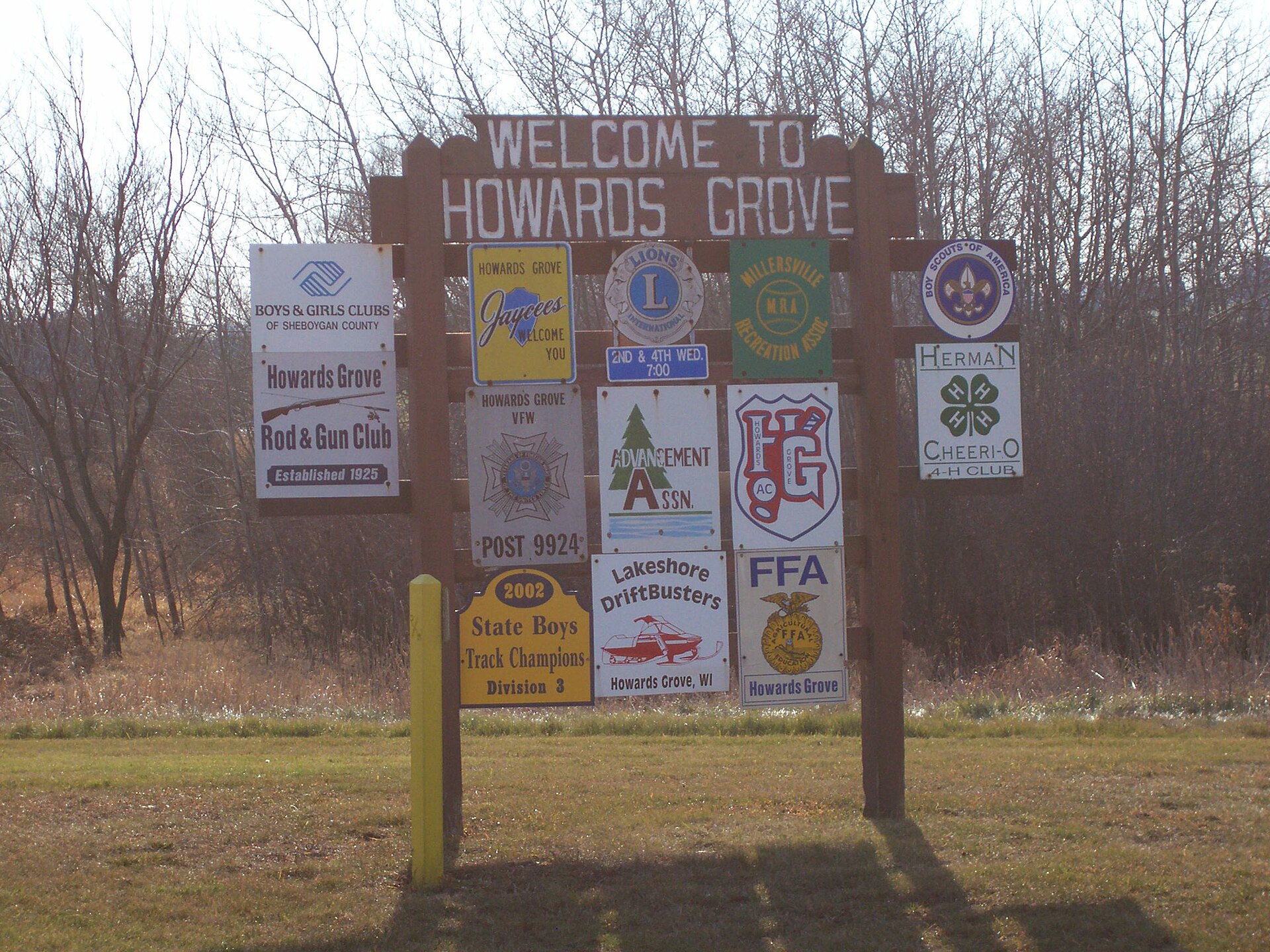 Looking south at the welcome sign for Howards Grove, Wisconsin, USA.