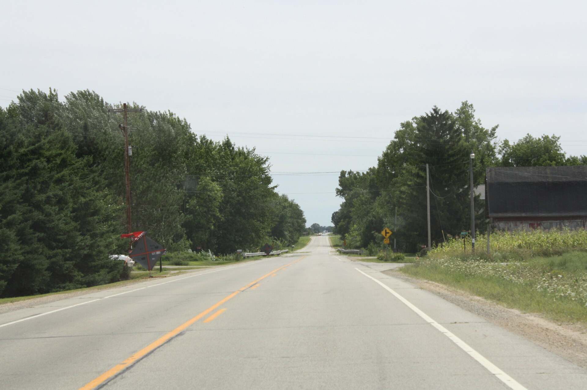 Looking south at downtown w:Krakow, Wisconsin in Shawano County along w:Wisconsin Highway 32. This file was uploaded with Commonist.