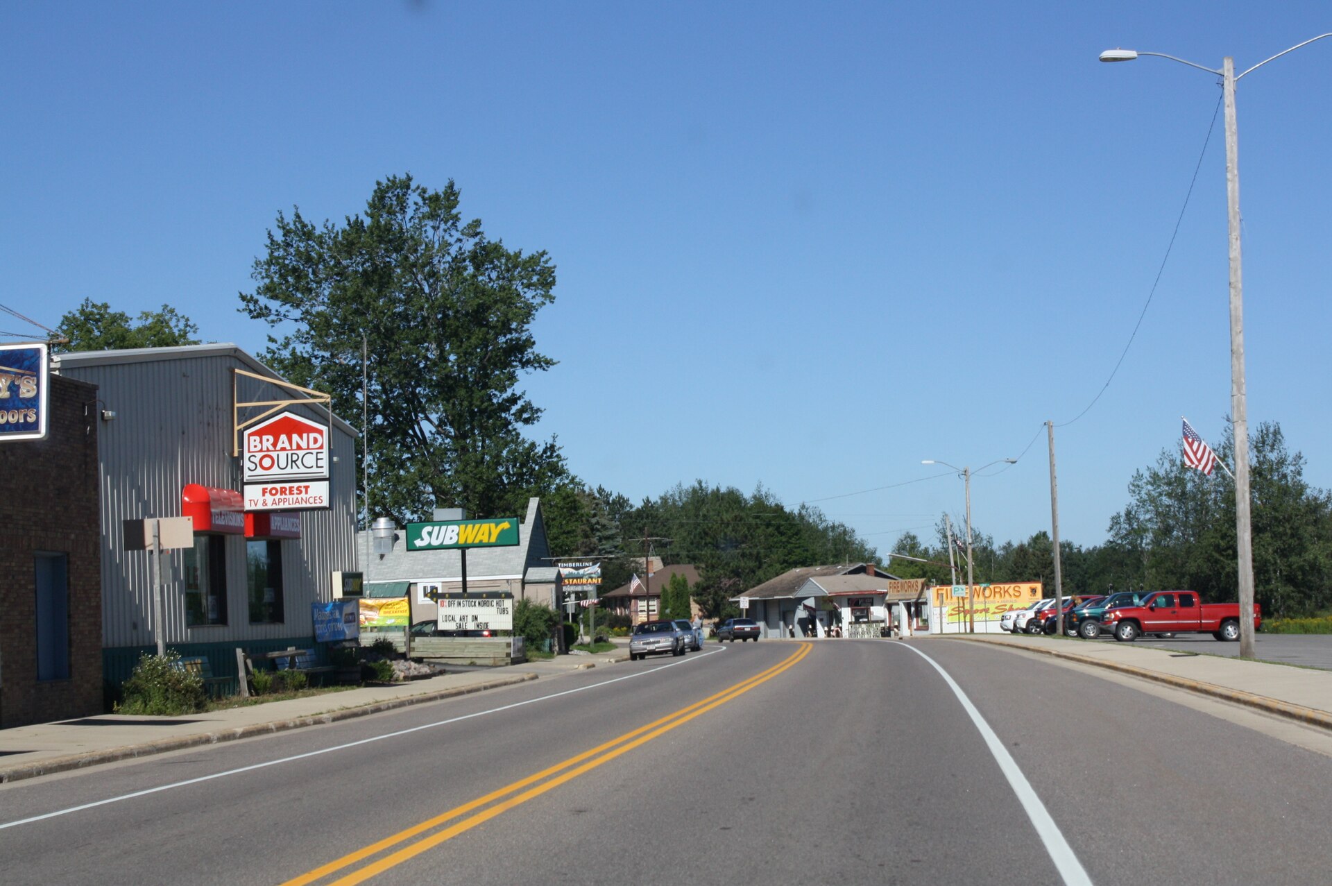 Downtown w:Lakewood, Wisconsin on w:Wisconsin Highway 32. This file was uploaded with Commonist.