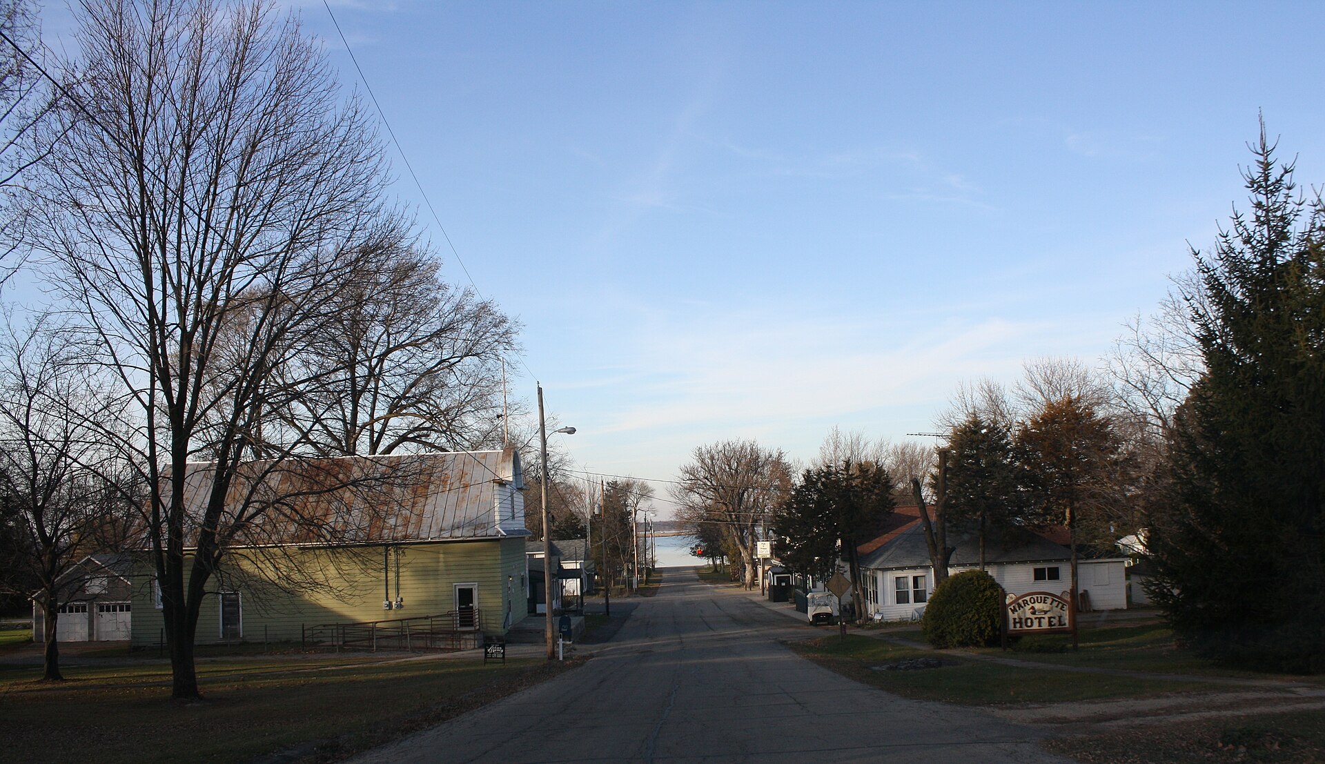 Looking north in downtown w:Marquette, Wisconsin. Puckaway Lake is visible in the background. This file was uploaded with Commonist.