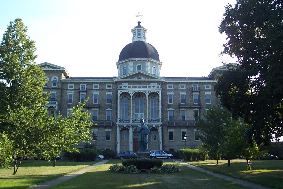 Copyright © 2005 Sulfur Henni Hall, main building of the St. Francis Seminary in St. Francis, Wisconsin. It was named after Bishop John Martin Henni and dedicated on January 29, 1856.