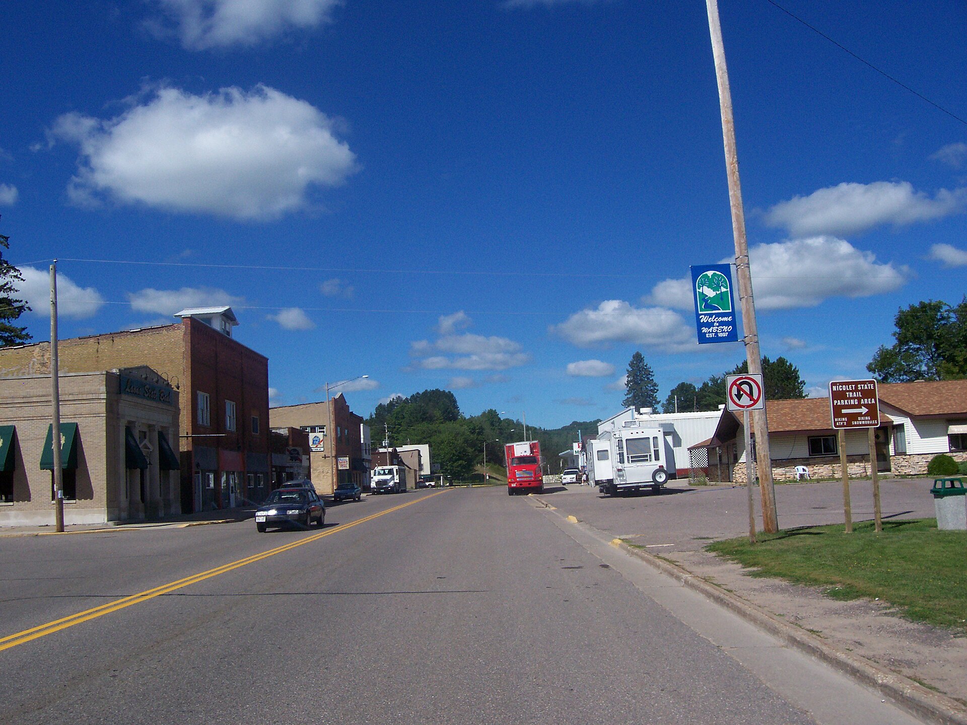 Looking west at downtown w:Wabeno, Wisconsin on w:Wisconsin Highway 32.