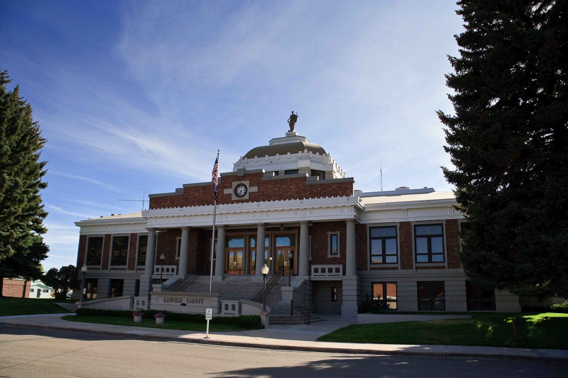 Lincoln County Courthouse in Kemmerer, Wyoming, USA